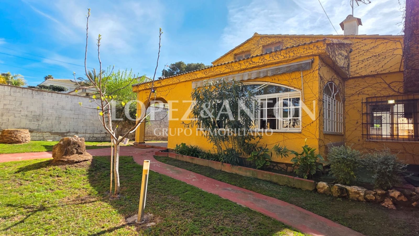 6 soverom Villa til salgs i L'Eliana med svømmebasseng garasje - € 550 000 (Ref: 9684352)