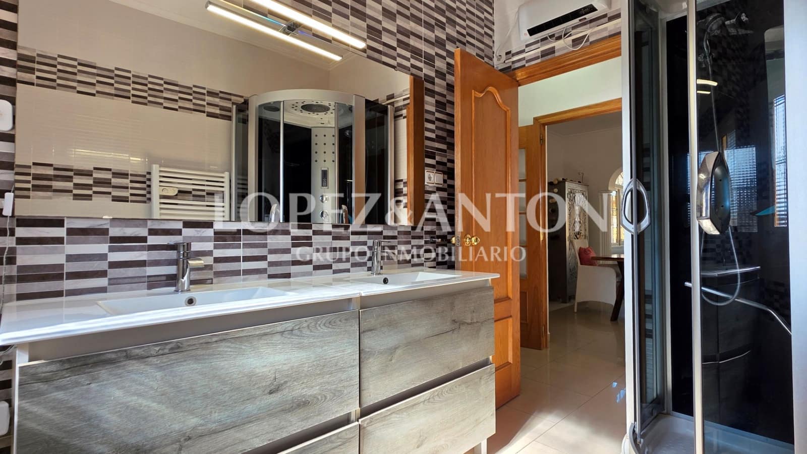 6 soverom Villa til salgs i L'Eliana med svømmebasseng garasje - € 550 000 (Ref: 9684352)