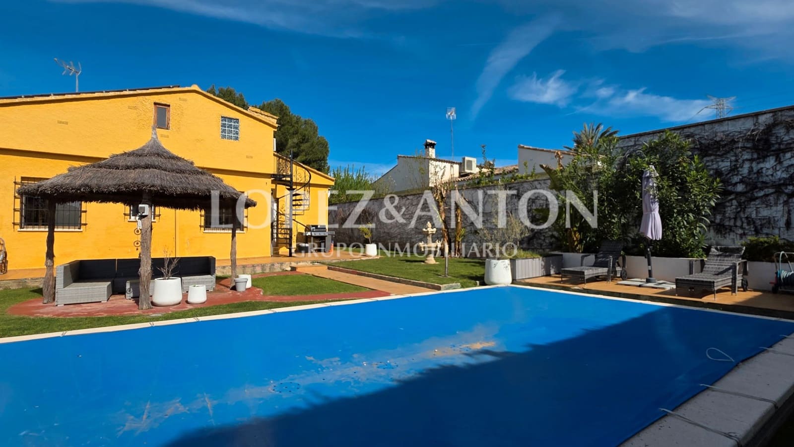 6 soverom Villa til salgs i L'Eliana med svømmebasseng garasje - € 550 000 (Ref: 9684352)