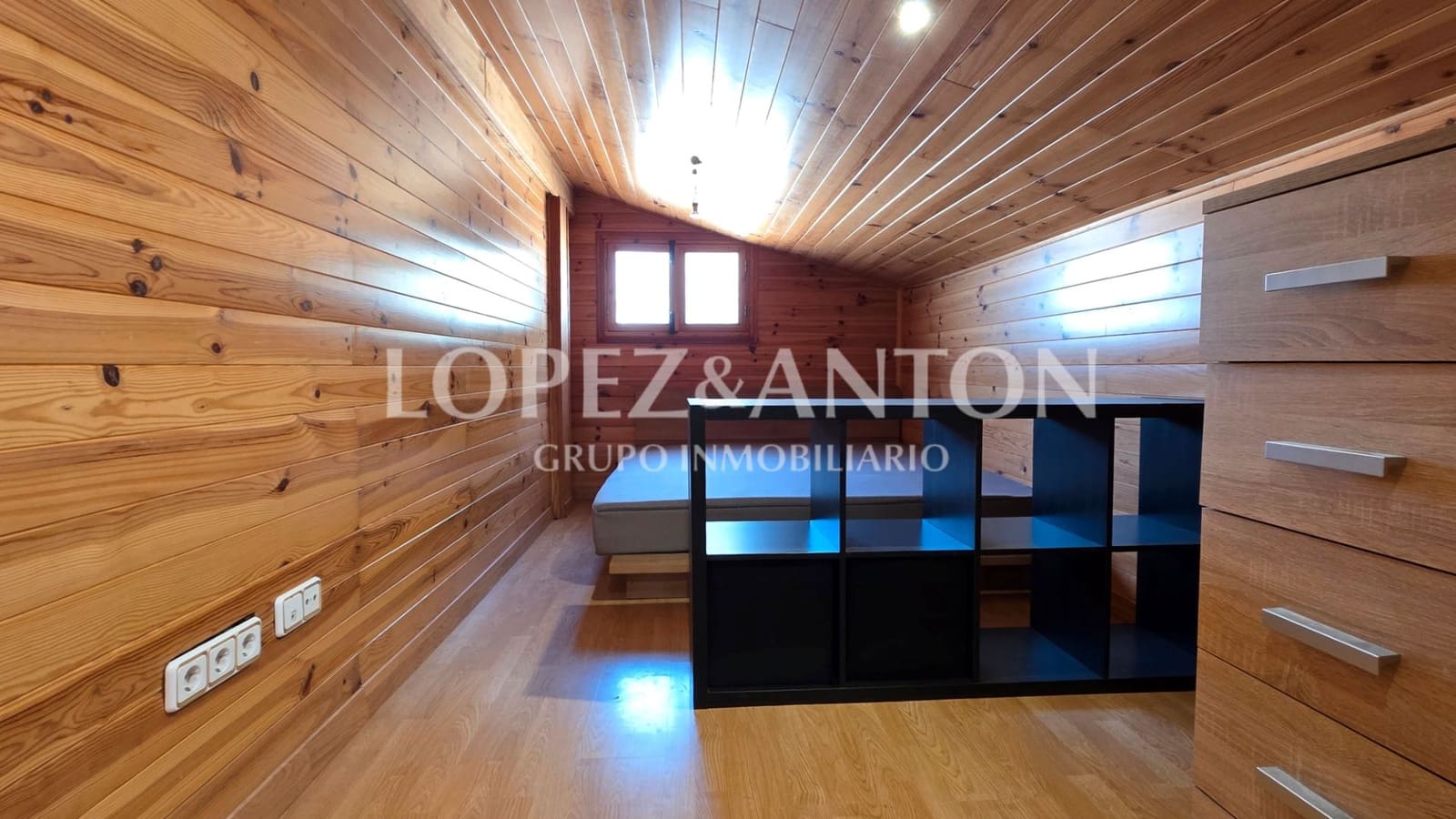 6 soverom Villa til salgs i L'Eliana med svømmebasseng garasje - € 550 000 (Ref: 9684352)