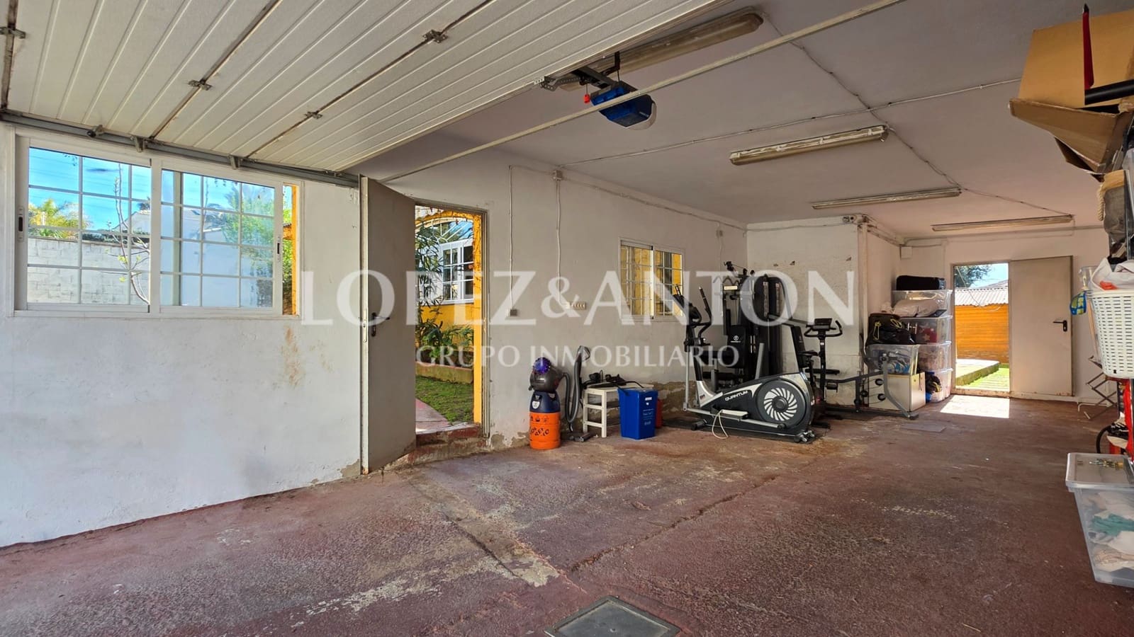 6 soverom Villa til salgs i L'Eliana med svømmebasseng garasje - € 550 000 (Ref: 9684352)