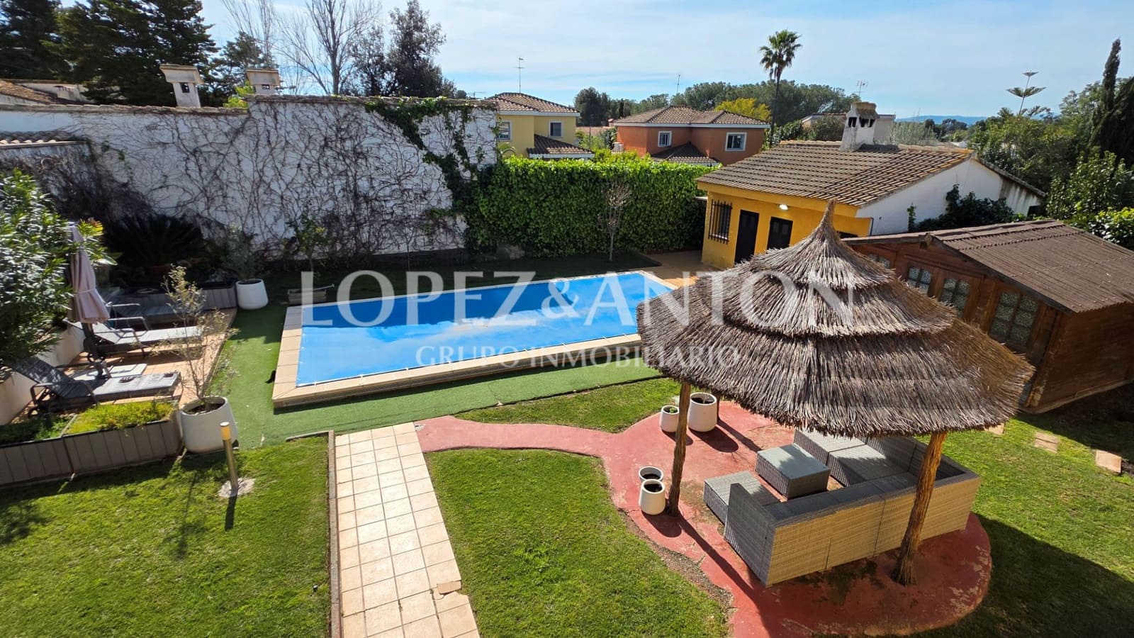 6 soverom Villa til salgs i L'Eliana med svømmebasseng garasje - € 550 000 (Ref: 9684352)