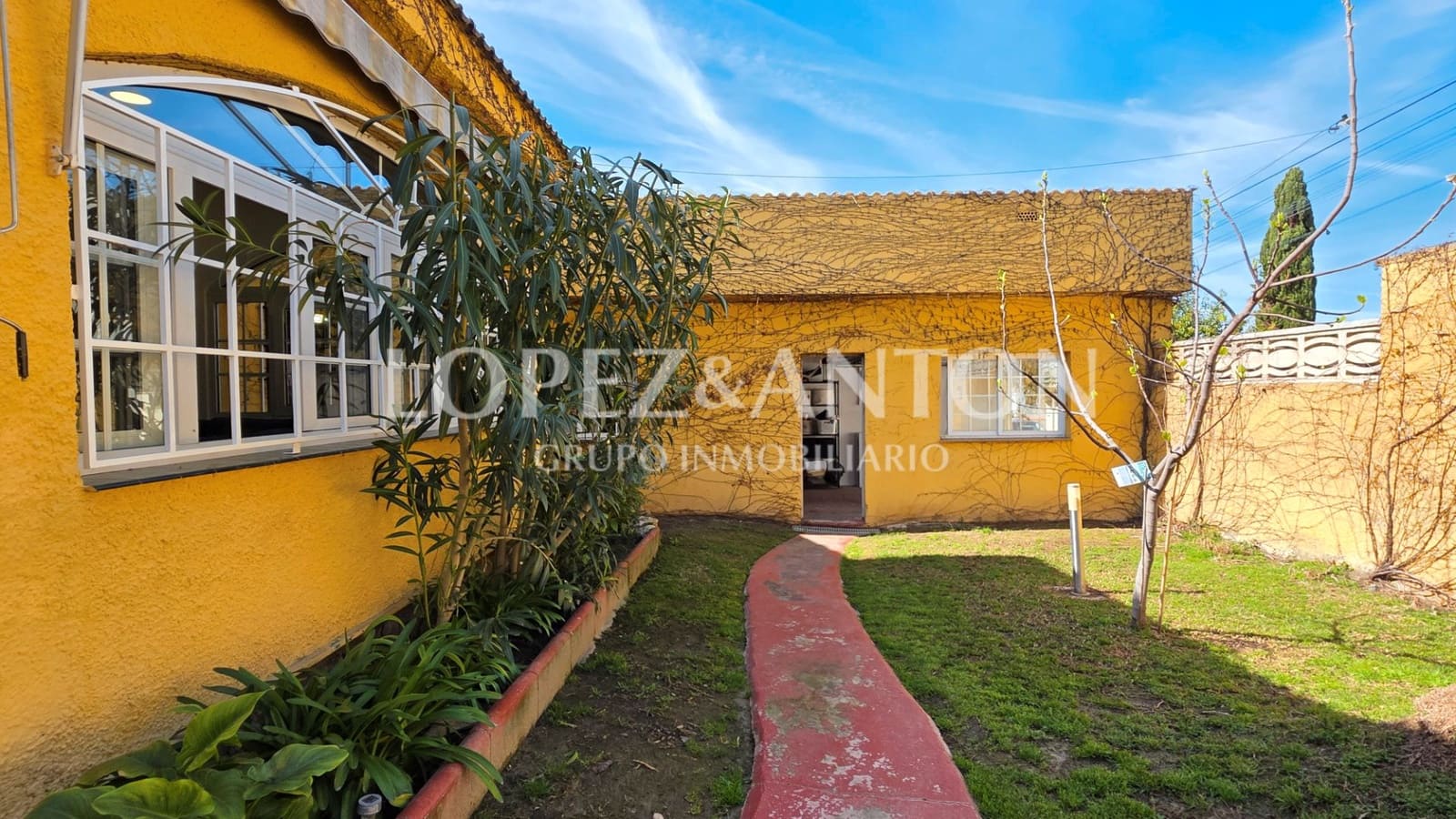 6 soverom Villa til salgs i L'Eliana med svømmebasseng garasje - € 550 000 (Ref: 9684352)