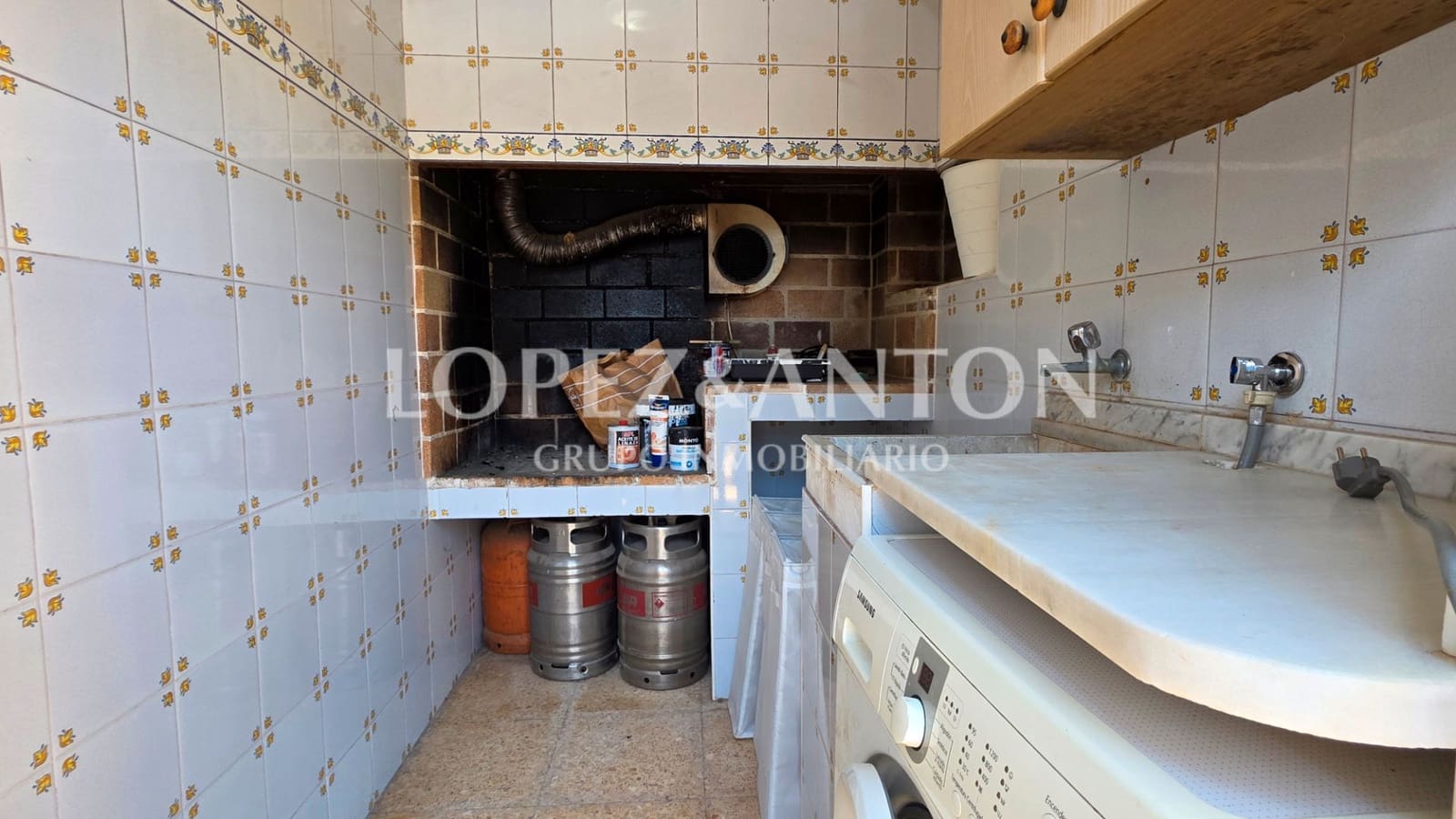 6 soverom Villa til salgs i L'Eliana med svømmebasseng garasje - € 550 000 (Ref: 9684352)