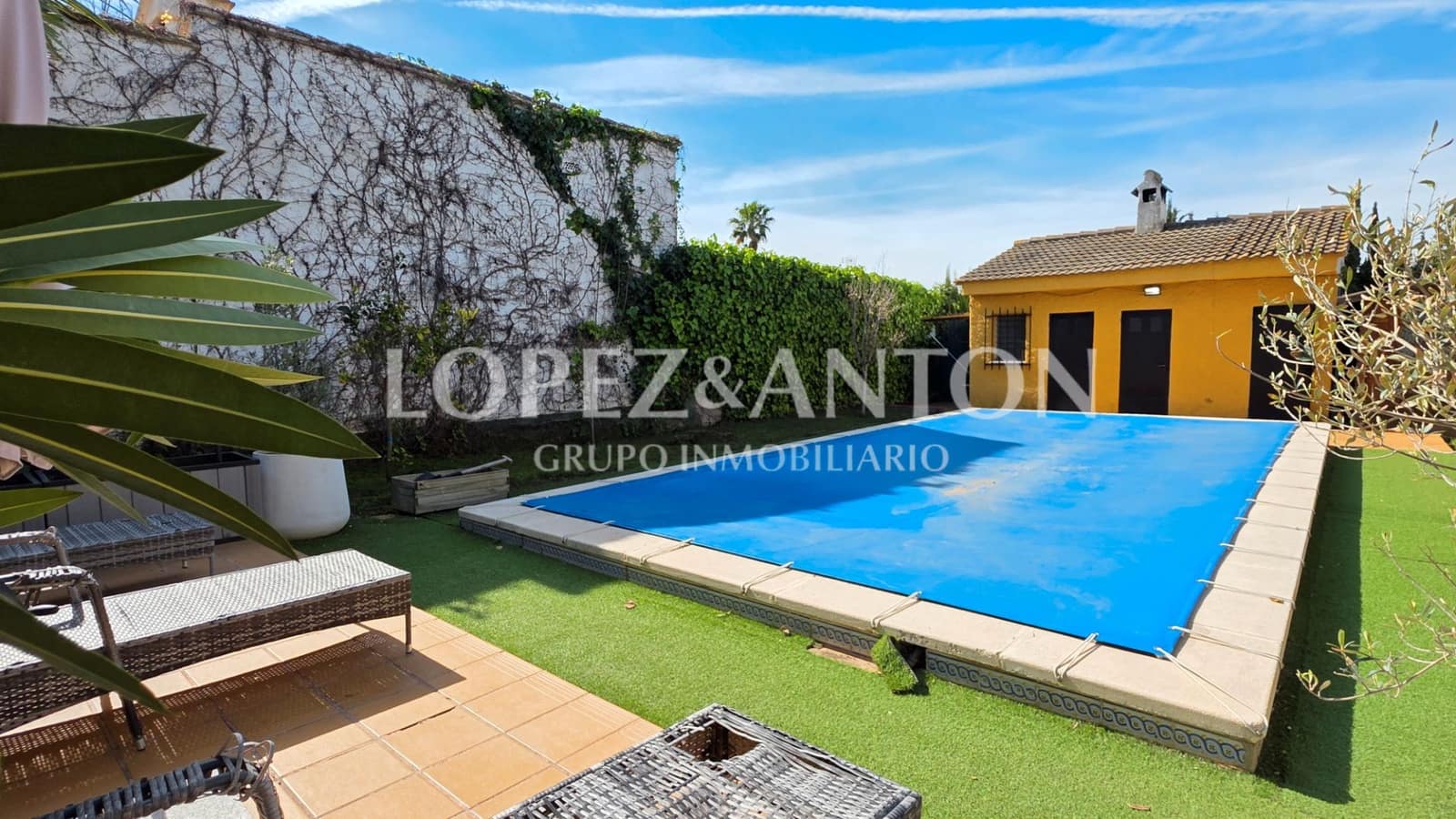 6 soverom Villa til salgs i L'Eliana med svømmebasseng garasje - € 550 000 (Ref: 9684352)