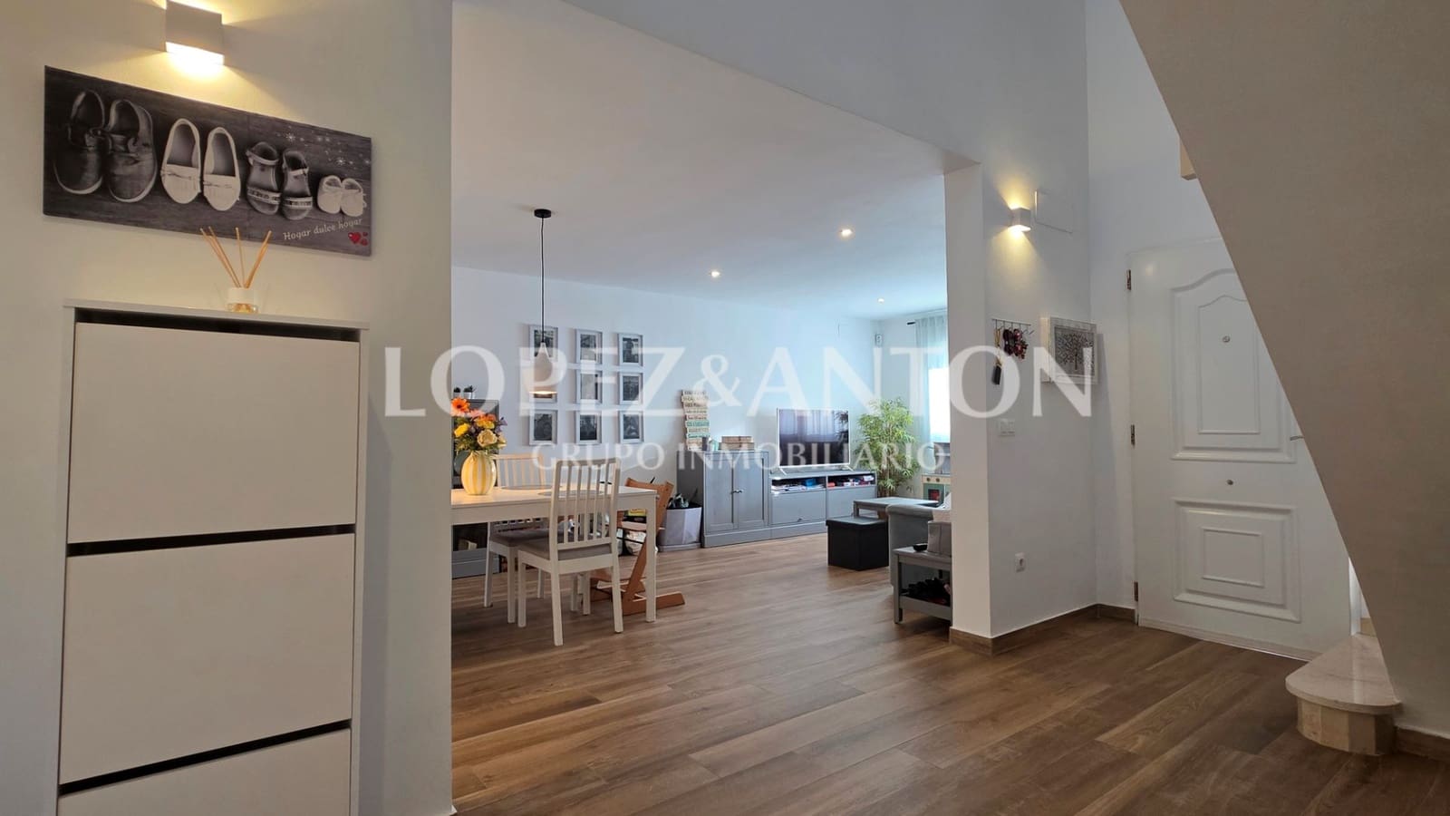 4 makuuhuone Paritalo myytävänä paikassa L'Eliana mukana uima-altaan 
autotalli - 460 000 € (Ref: 9713530)