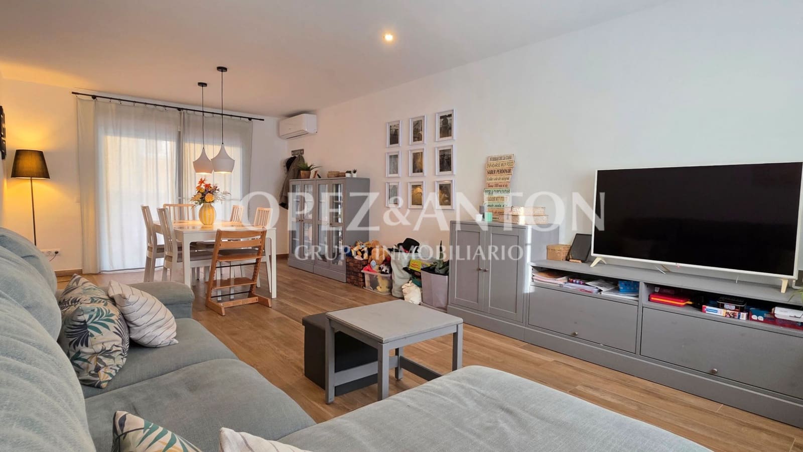 4 makuuhuone Paritalo myytävänä paikassa L'Eliana mukana uima-altaan 
autotalli - 460 000 € (Ref: 9713530)