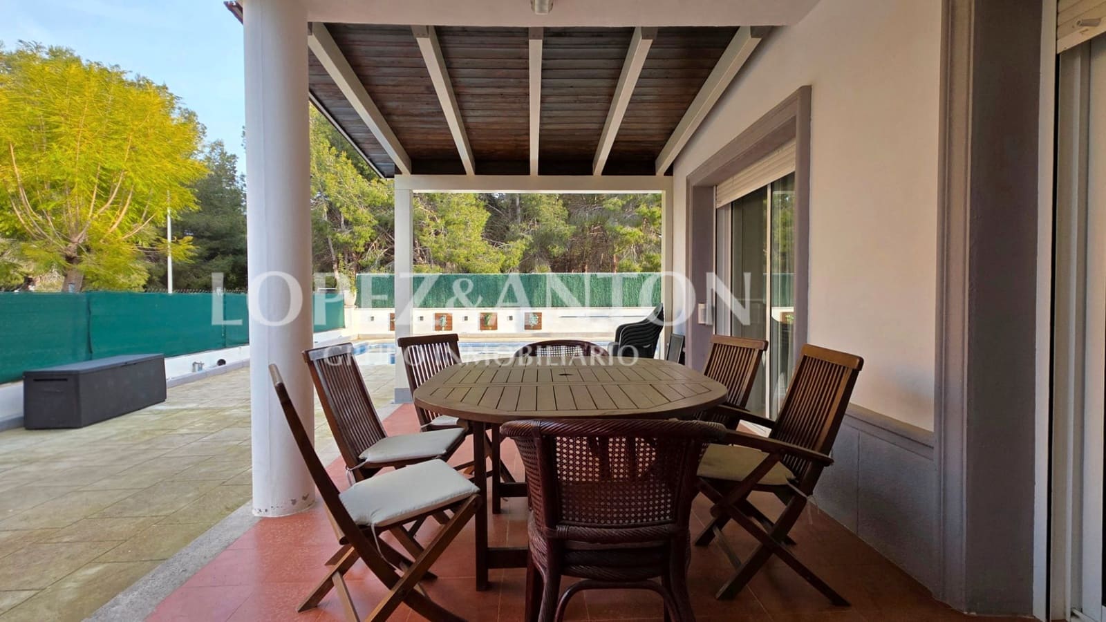 4 makuuhuone Paritalo myytävänä paikassa L'Eliana mukana uima-altaan 
autotalli - 460 000 € (Ref: 9713530)