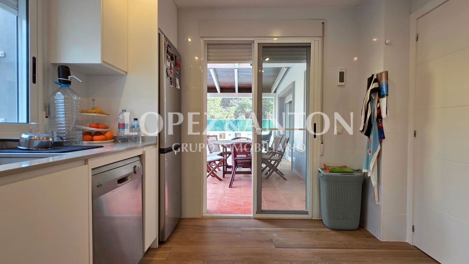 4 makuuhuone Paritalo myytävänä paikassa L'Eliana mukana uima-altaan 
autotalli - 460 000 € (Ref: 9713530)