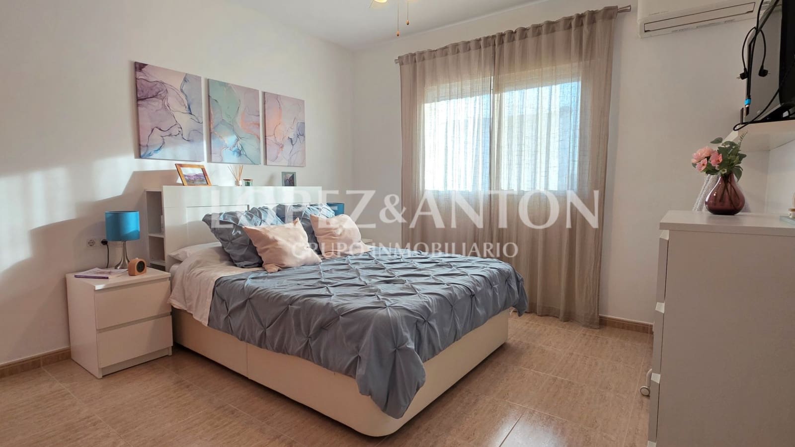 4 makuuhuone Paritalo myytävänä paikassa L'Eliana mukana uima-altaan 
autotalli - 460 000 € (Ref: 9713530)