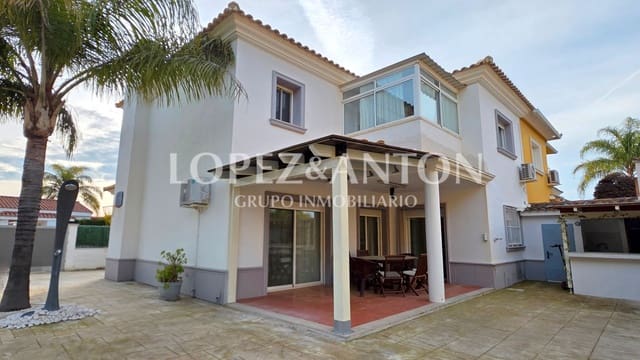 4 makuuhuone Paritalo myytävänä paikassa L'Eliana mukana uima-altaan 
autotalli - 460 000 € (Ref: 9713530)