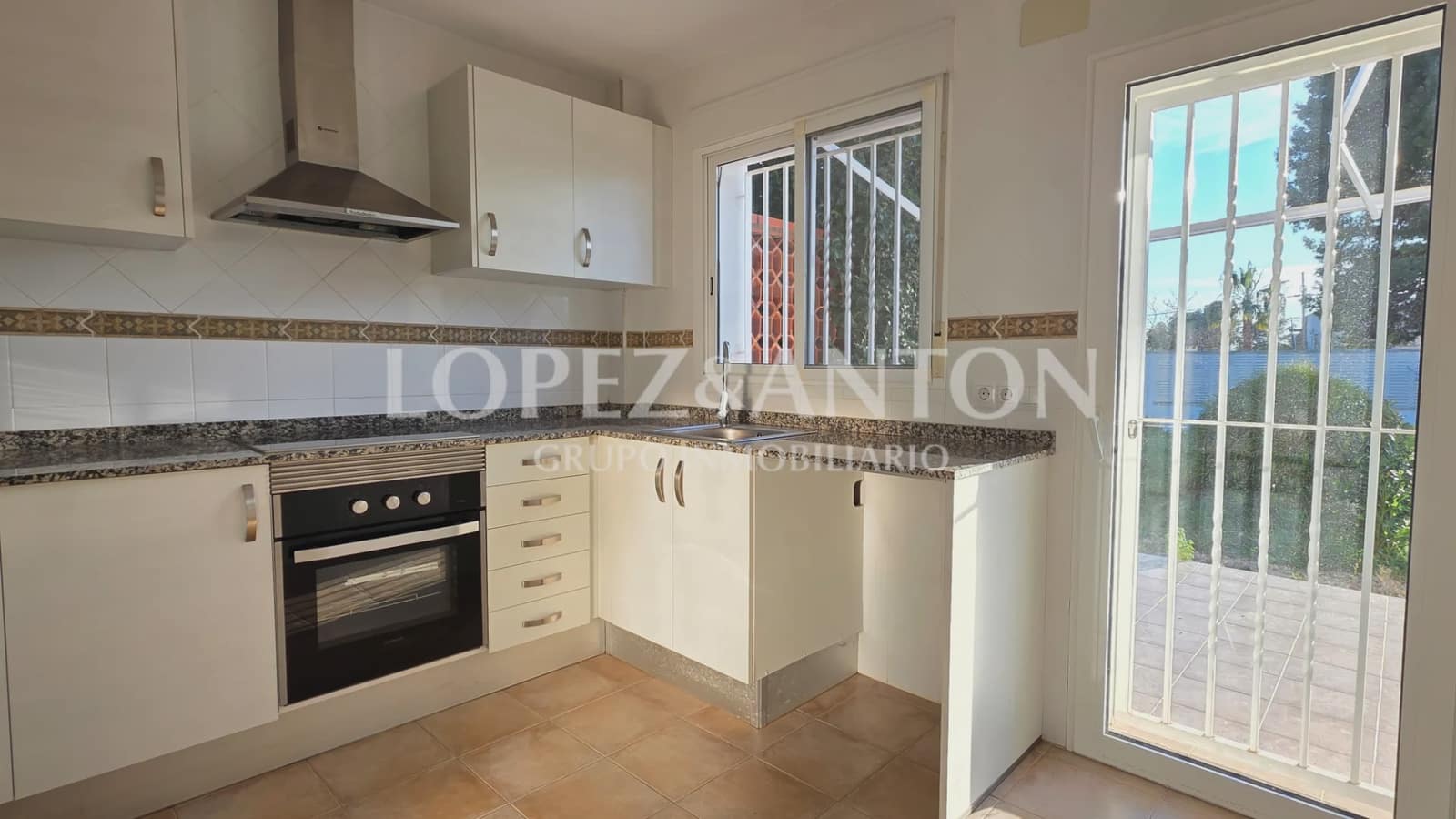 3 quarto Moradia para venda em Paterna com garagem - 450 000 € (Ref: 9720477)