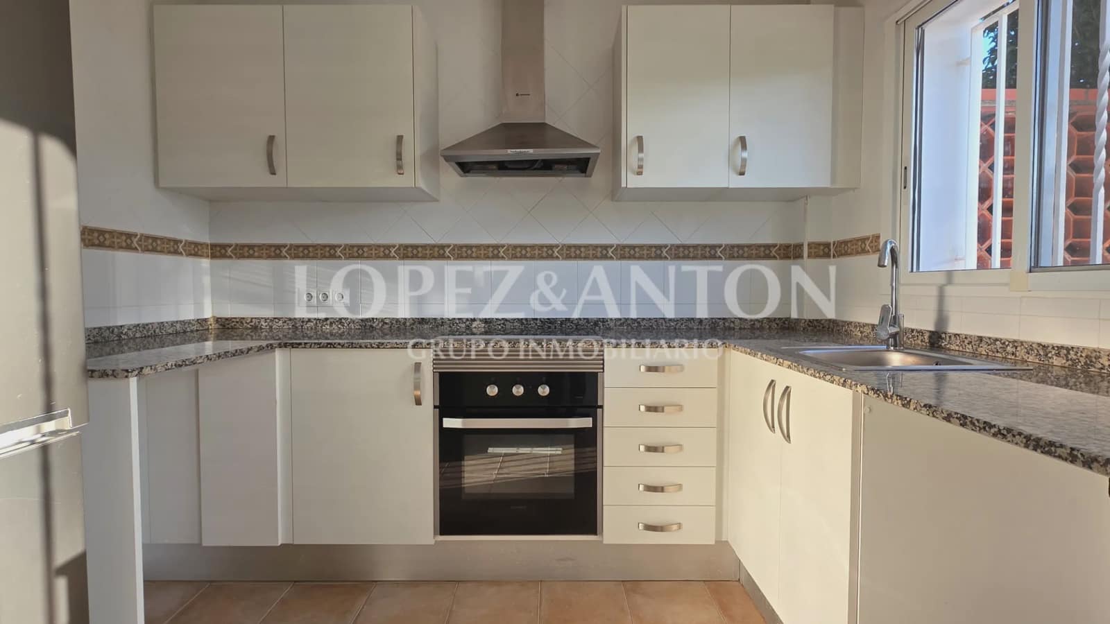 3 quarto Moradia para venda em Paterna com garagem - 450 000 € (Ref: 9720477)