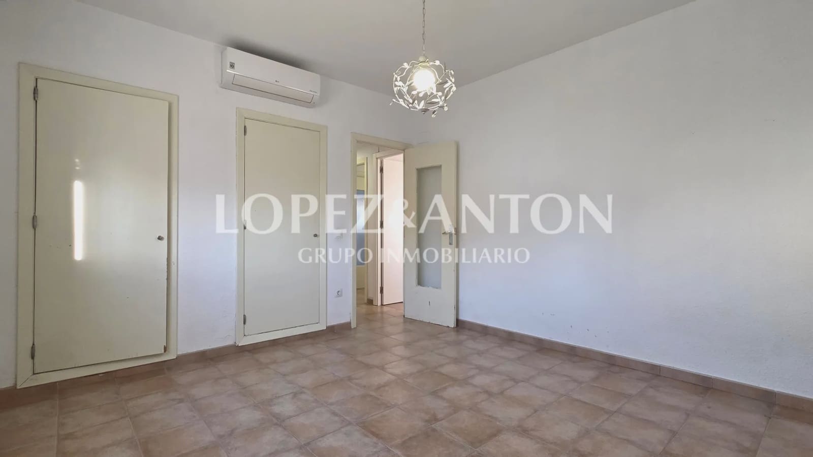 3 quarto Moradia para venda em Paterna com garagem - 450 000 € (Ref: 9720477)