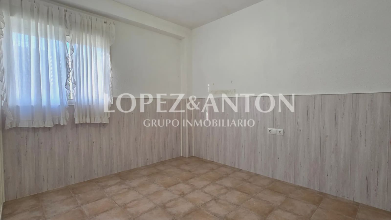 3 quarto Moradia para venda em Paterna com garagem - 450 000 € (Ref: 9720477)