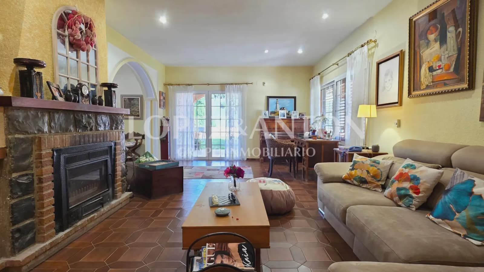 6 bedroom Villa for sale in La Pobla de Vallbona with pool garage - € 725,000 (Ref: 9733420)