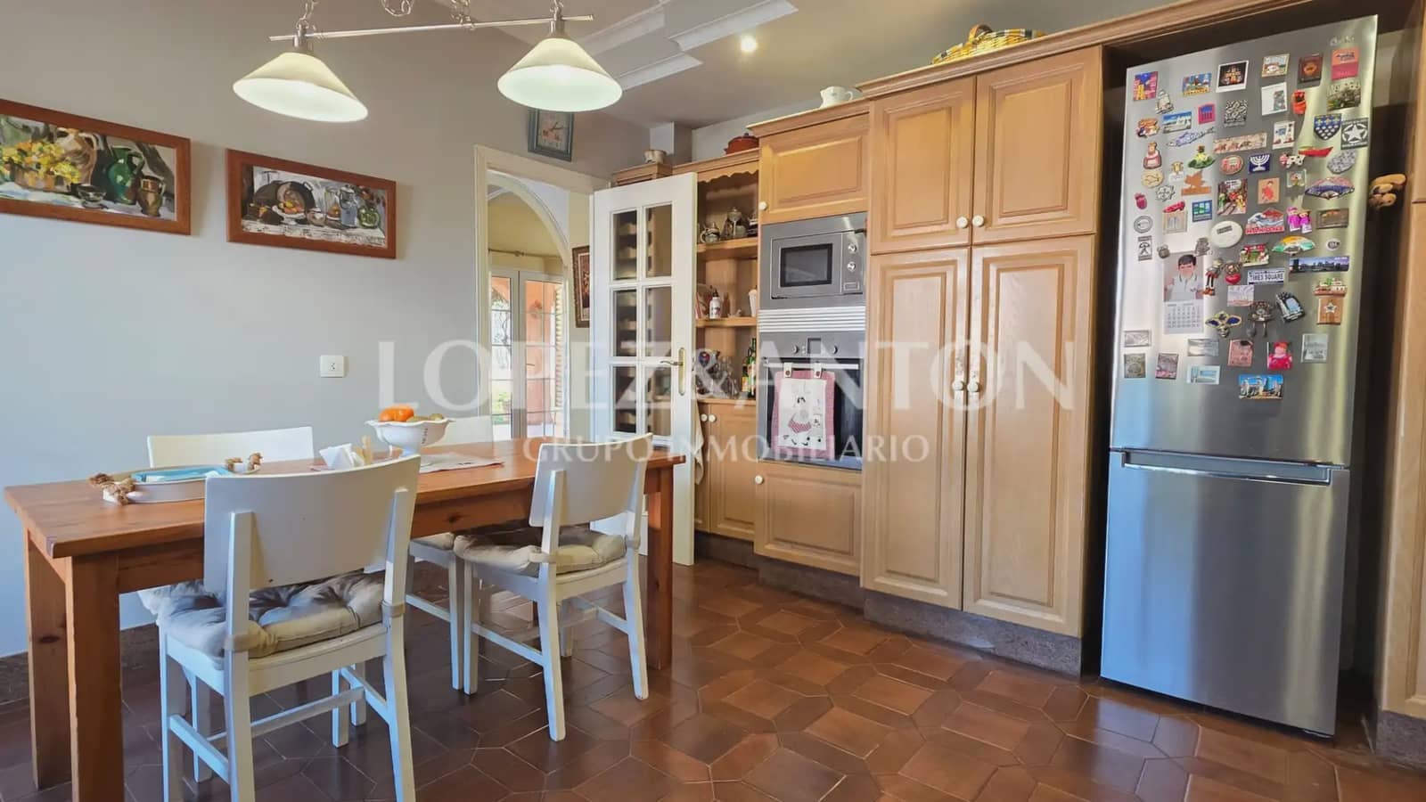 6 bedroom Villa for sale in La Pobla de Vallbona with pool garage - € 725,000 (Ref: 9733420)