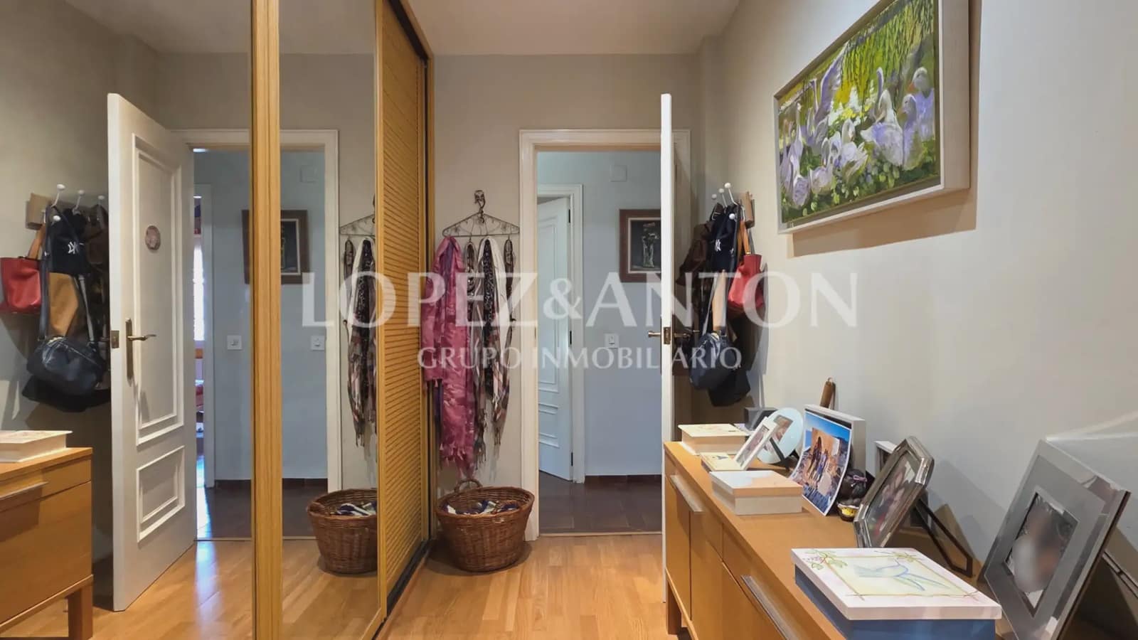 6 bedroom Villa for sale in La Pobla de Vallbona with pool garage - € 725,000 (Ref: 9733420)