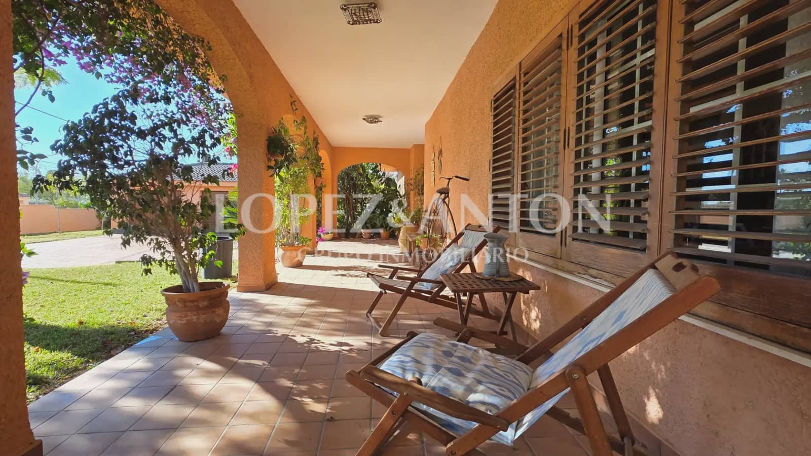 6 bedroom Villa for sale in La Pobla de Vallbona with pool garage - € 725,000 (Ref: 9733420)