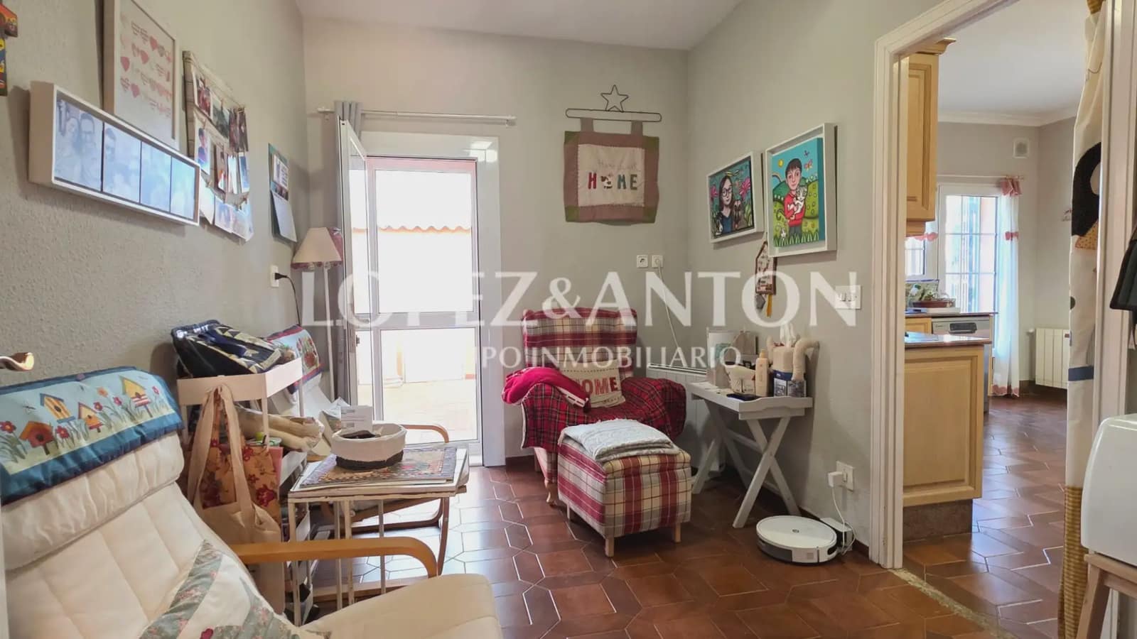 6 bedroom Villa for sale in La Pobla de Vallbona with pool garage - € 725,000 (Ref: 9733420)