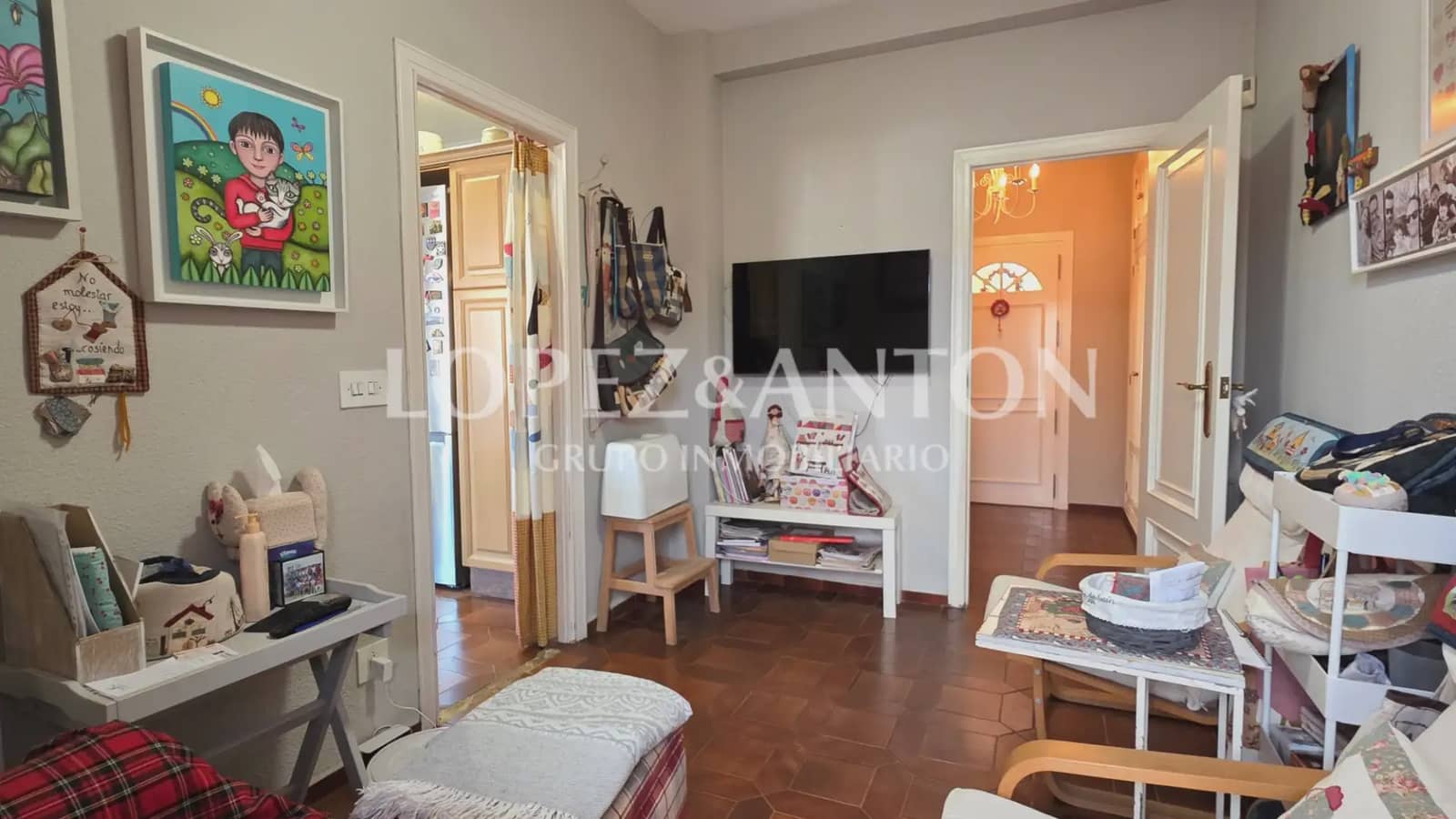 6 bedroom Villa for sale in La Pobla de Vallbona with pool garage - € 725,000 (Ref: 9733420)