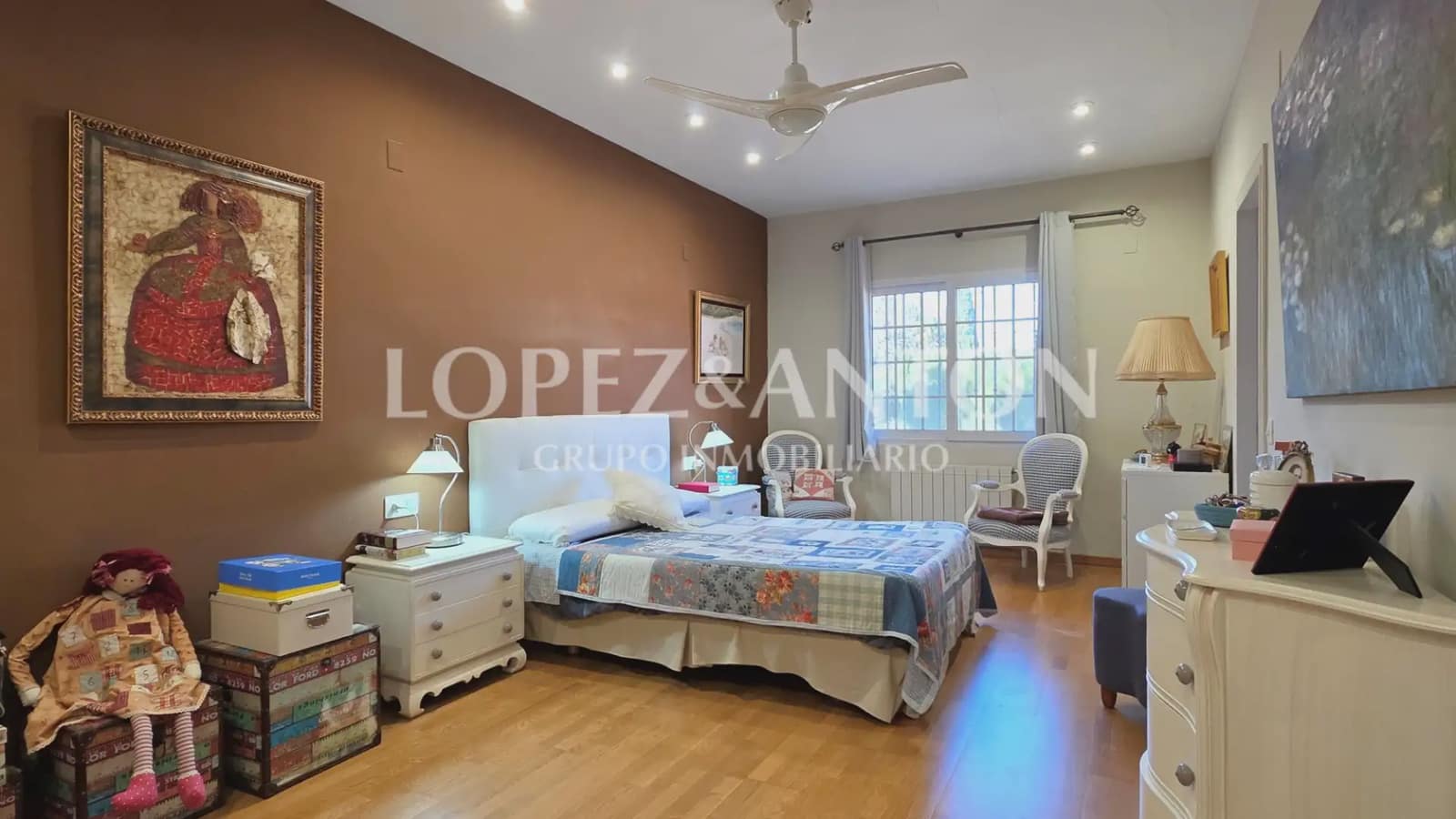 6 bedroom Villa for sale in La Pobla de Vallbona with pool garage - € 725,000 (Ref: 9733420)