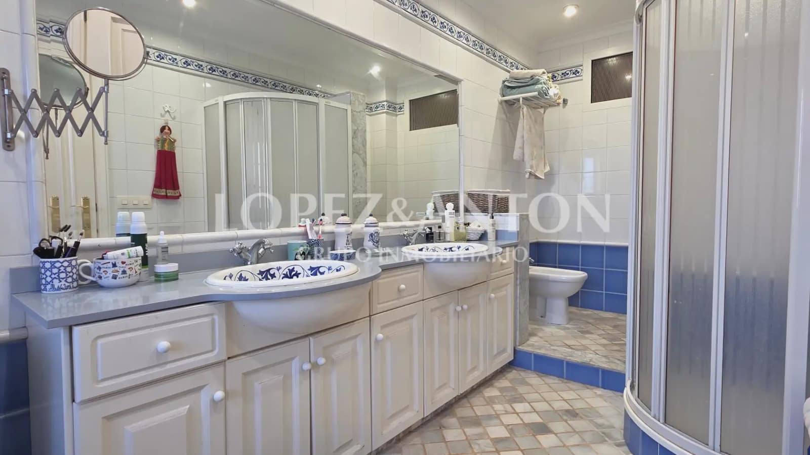 6 bedroom Villa for sale in La Pobla de Vallbona with pool garage - € 725,000 (Ref: 9733420)