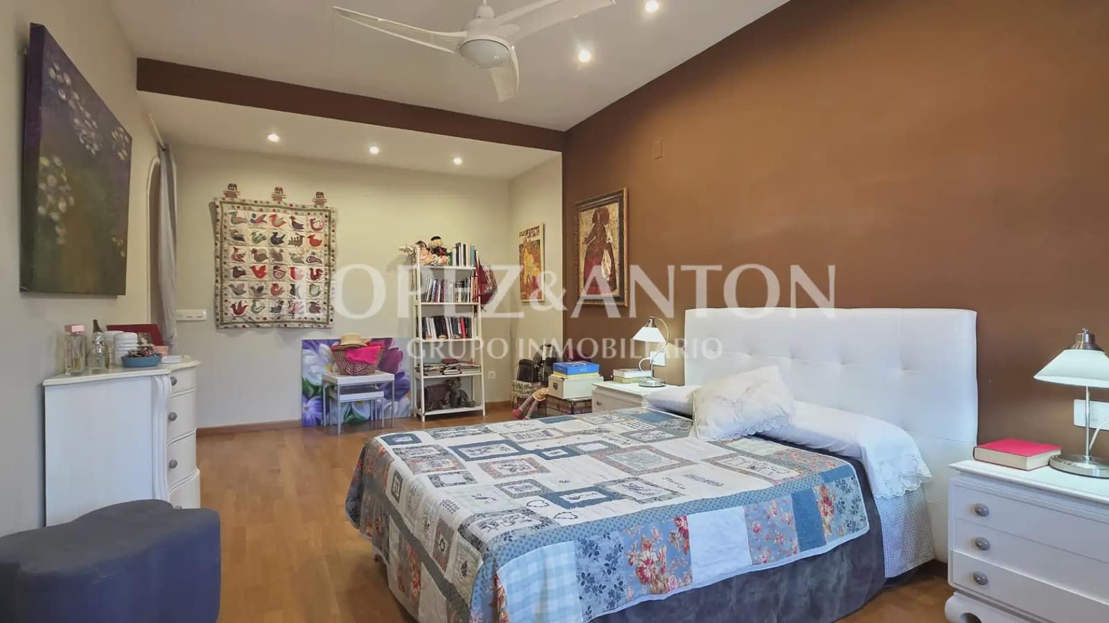 6 bedroom Villa for sale in La Pobla de Vallbona with pool garage - € 725,000 (Ref: 9733420)