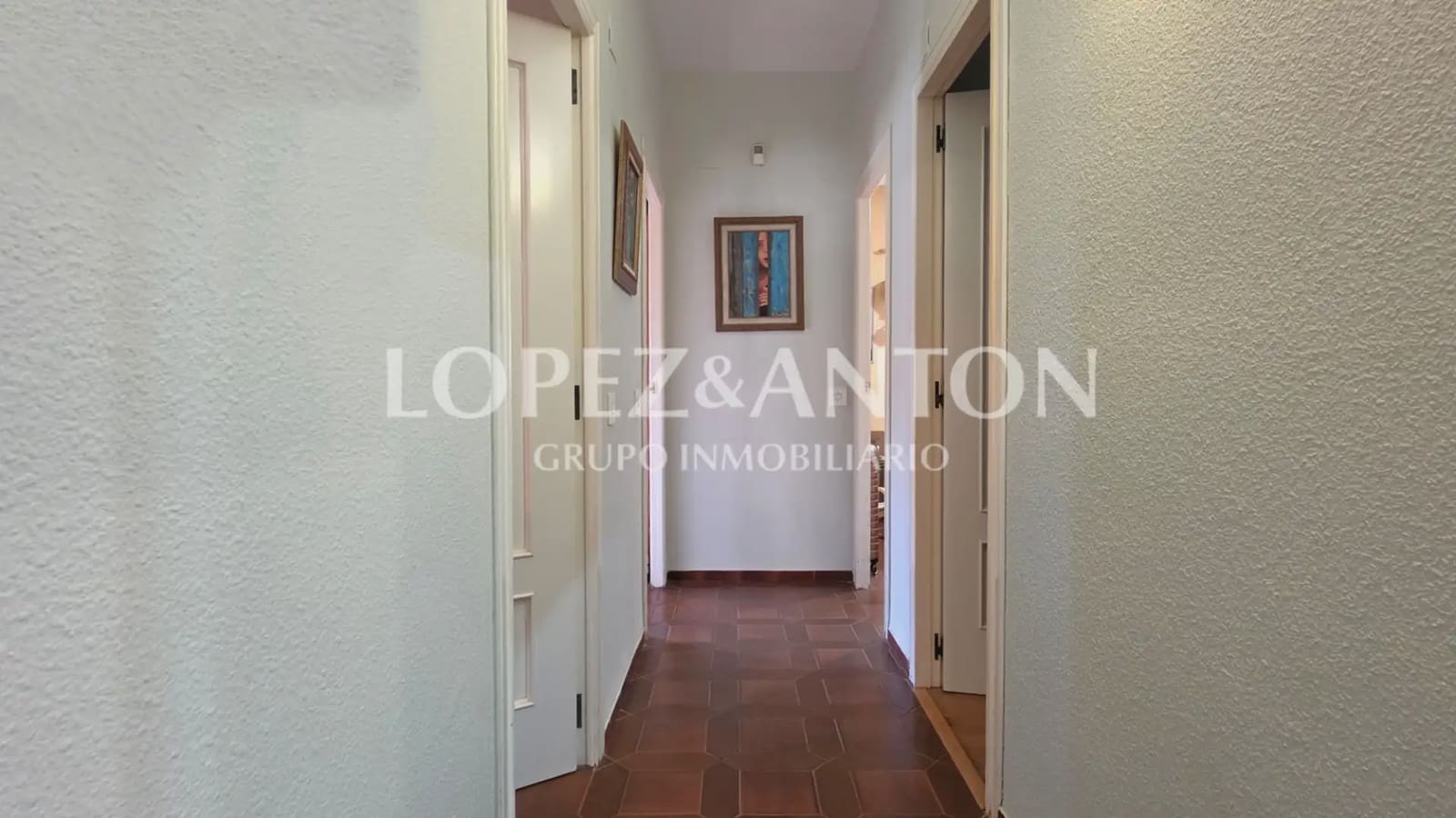 6 bedroom Villa for sale in La Pobla de Vallbona with pool garage - € 725,000 (Ref: 9733420)