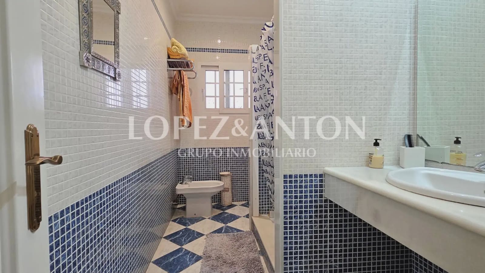 6 bedroom Villa for sale in La Pobla de Vallbona with pool garage - € 725,000 (Ref: 9733420)