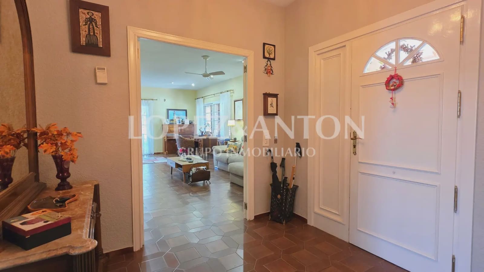 6 bedroom Villa for sale in La Pobla de Vallbona with pool garage - € 725,000 (Ref: 9733420)