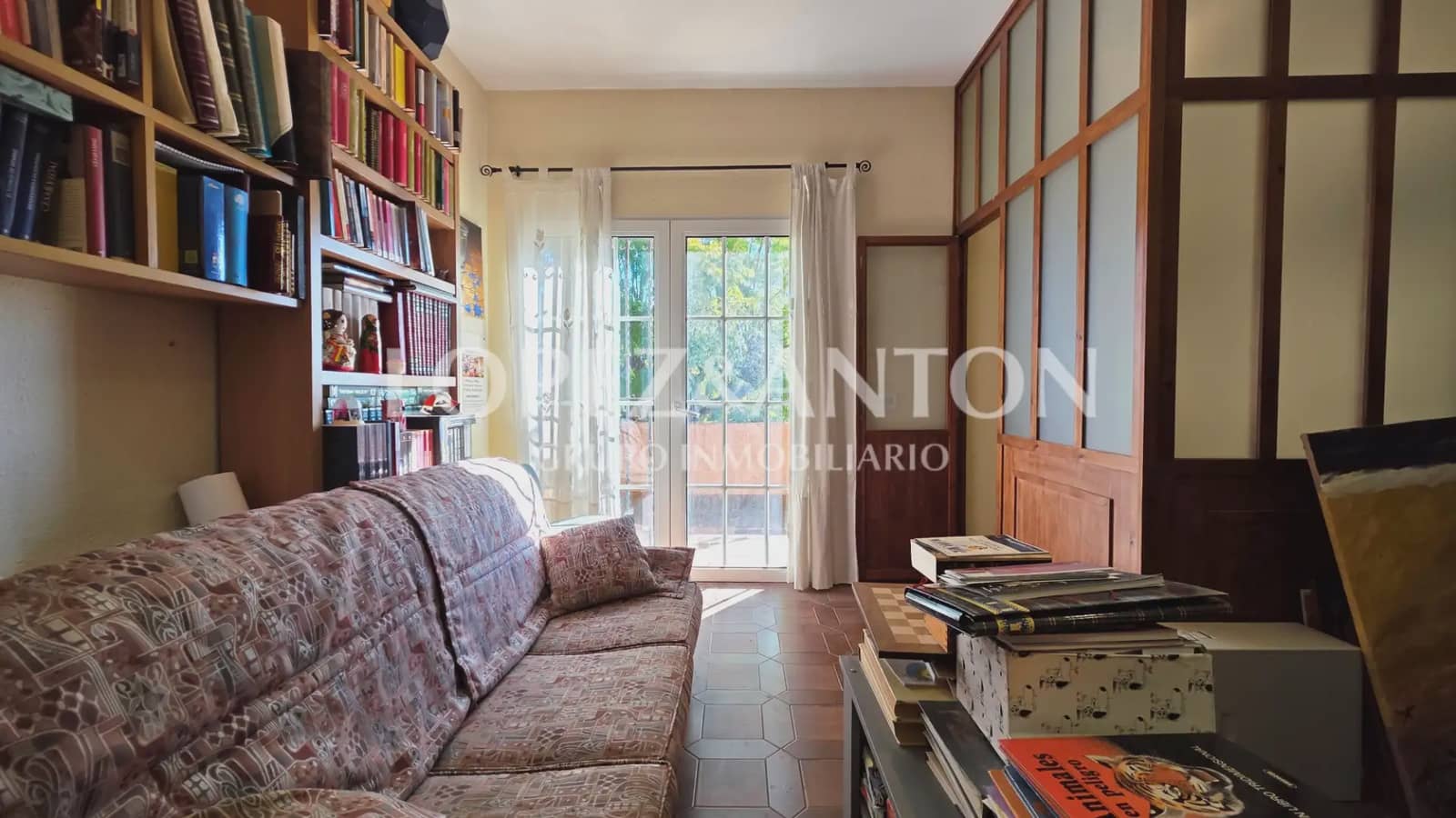 6 bedroom Villa for sale in La Pobla de Vallbona with pool garage - € 725,000 (Ref: 9733420)