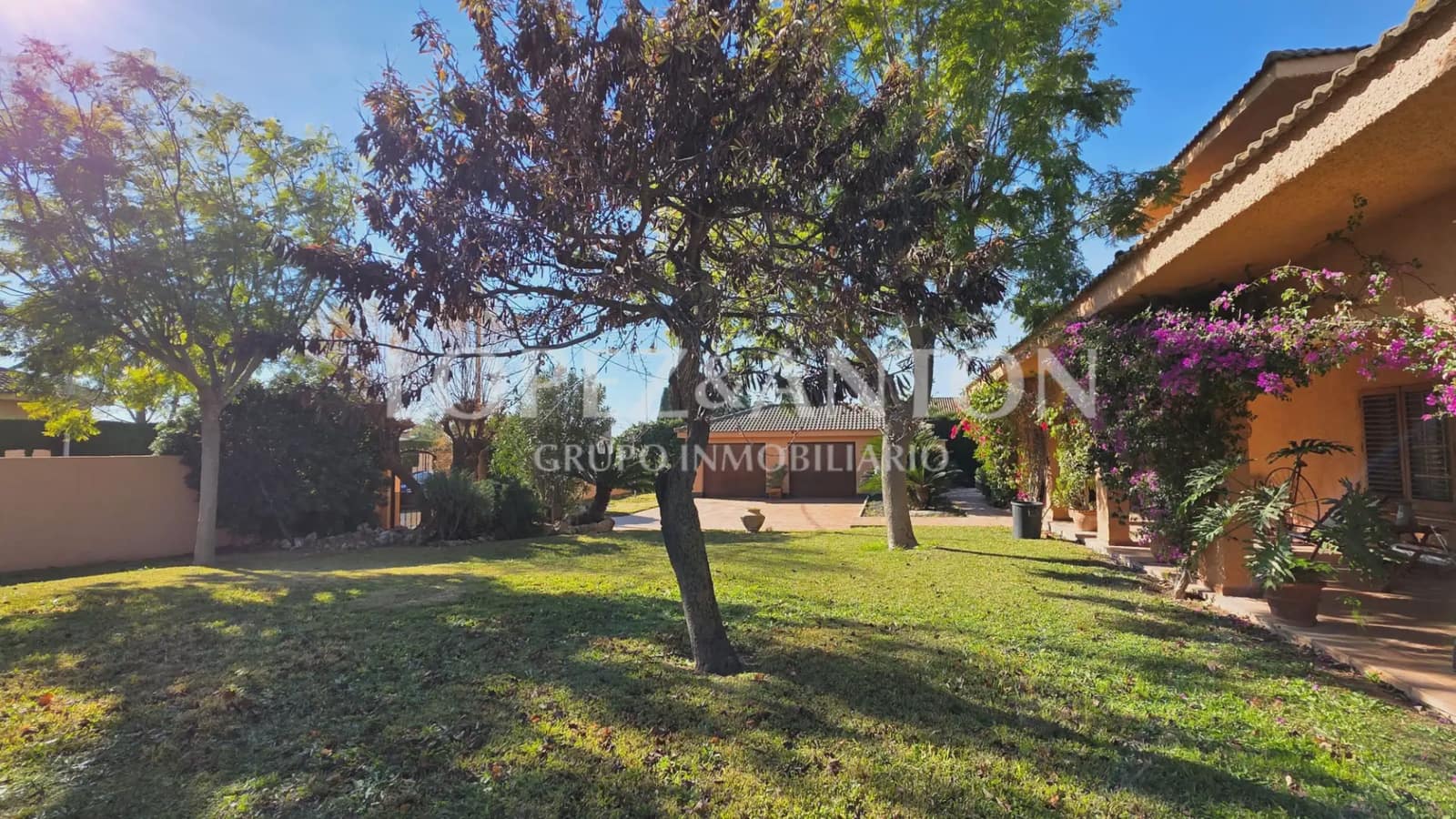 6 bedroom Villa for sale in La Pobla de Vallbona with pool garage - € 725,000 (Ref: 9733420)