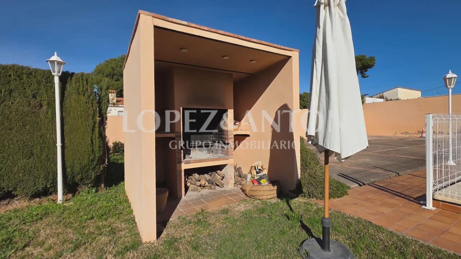 6 bedroom Villa for sale in La Pobla de Vallbona with pool garage - € 725,000 (Ref: 9733420)