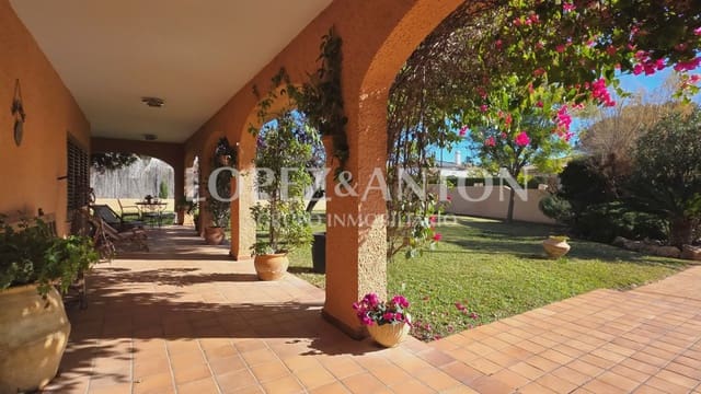 6 makuuhuone Huvila myytävänä paikassa La Pobla de Vallbona mukana uima-altaan 
autotalli - 725 000 € (Ref: 9733420)