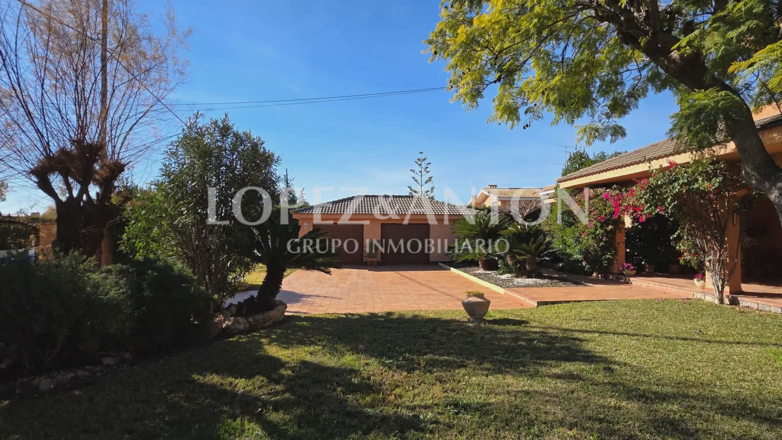 6 bedroom Villa for sale in La Pobla de Vallbona with pool garage - € 725,000 (Ref: 9733420)