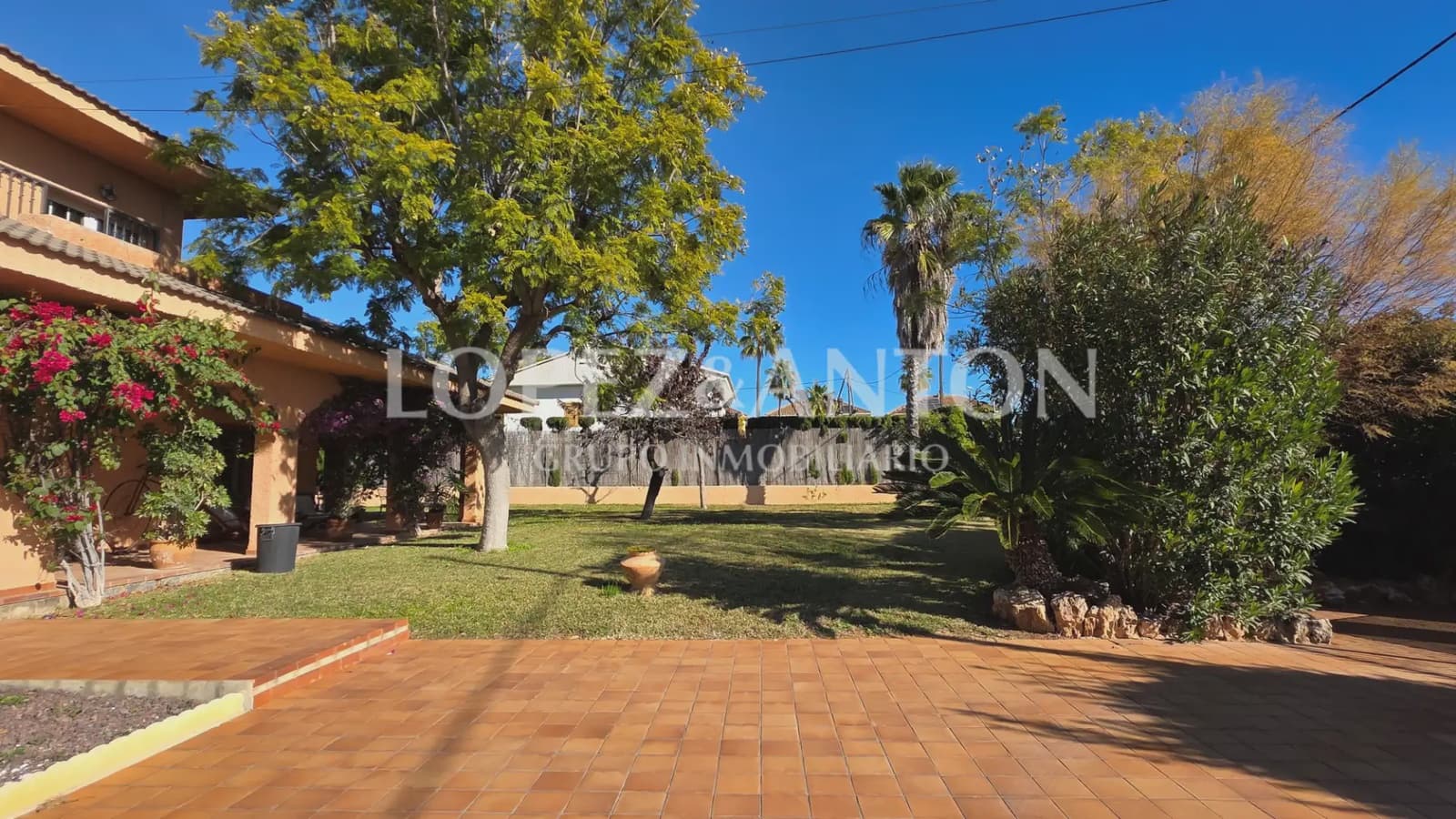 6 bedroom Villa for sale in La Pobla de Vallbona with pool garage - € 725,000 (Ref: 9733420)
