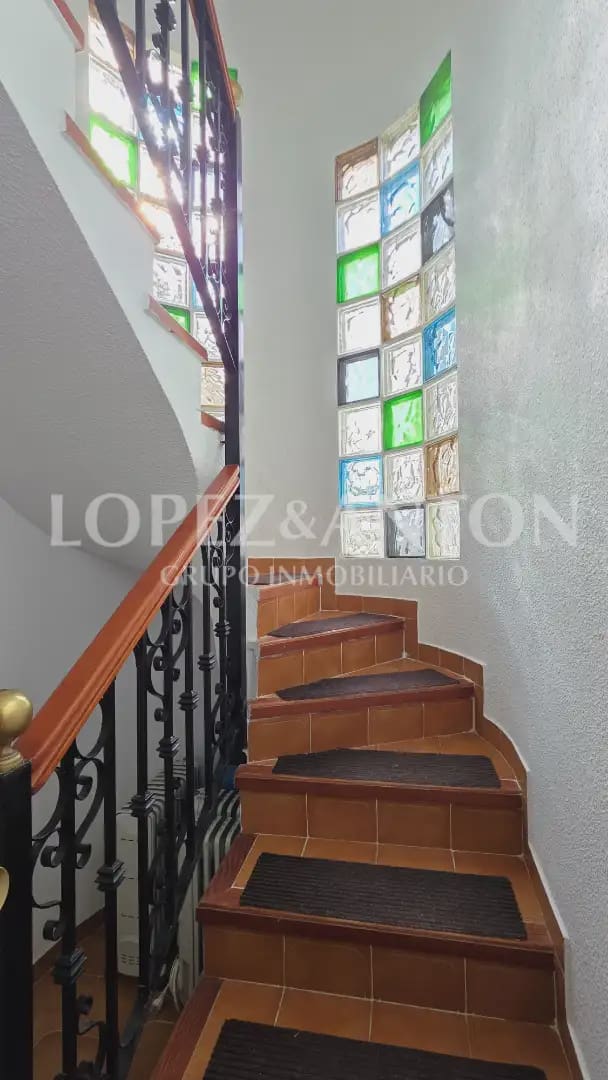 7 soverom Villa til salgs i L'Eliana med svømmebasseng garasje - € 585 000 (Ref: 9810843)