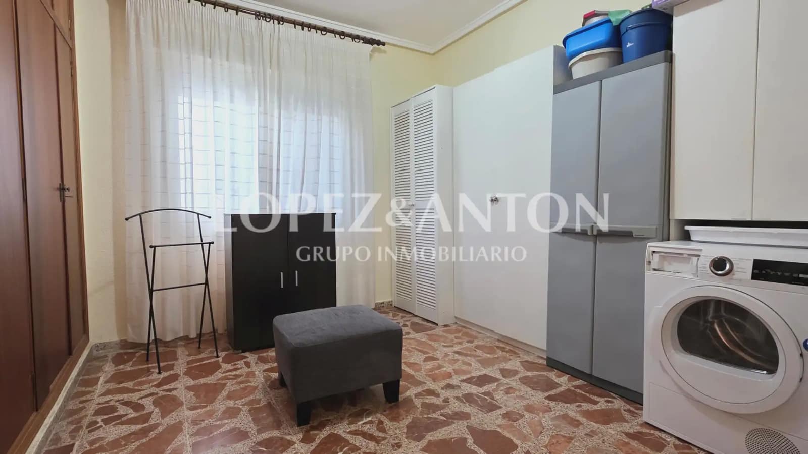 7 soverom Villa til salgs i L'Eliana med svømmebasseng garasje - € 585 000 (Ref: 9810843)