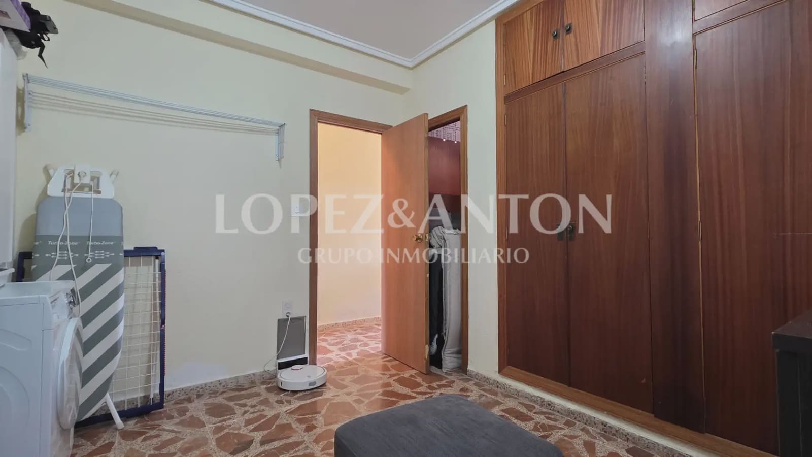 7 soverom Villa til salgs i L'Eliana med svømmebasseng garasje - € 585 000 (Ref: 9810843)