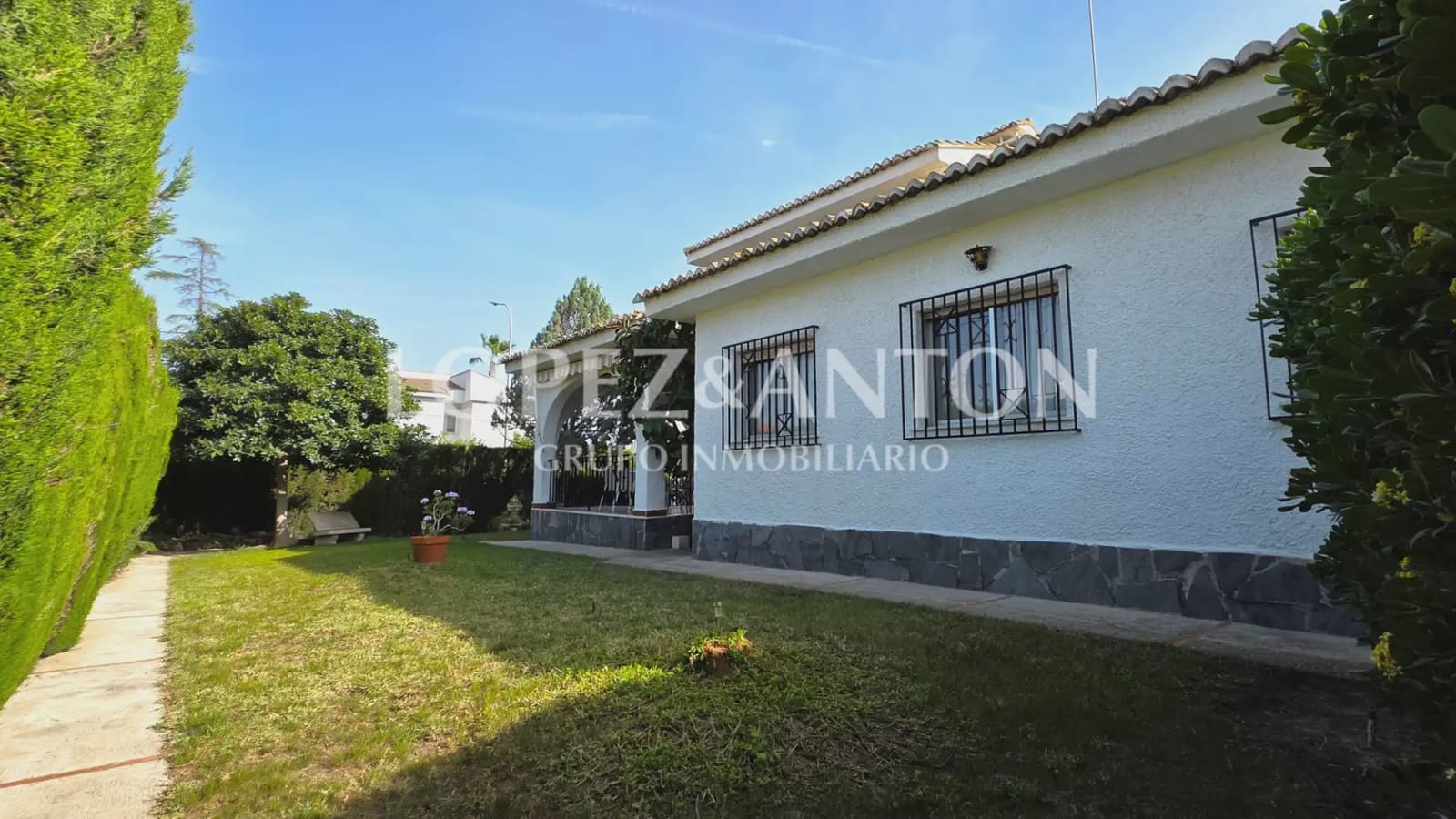 7 soverom Villa til salgs i L'Eliana med svømmebasseng garasje - € 585 000 (Ref: 9810843)