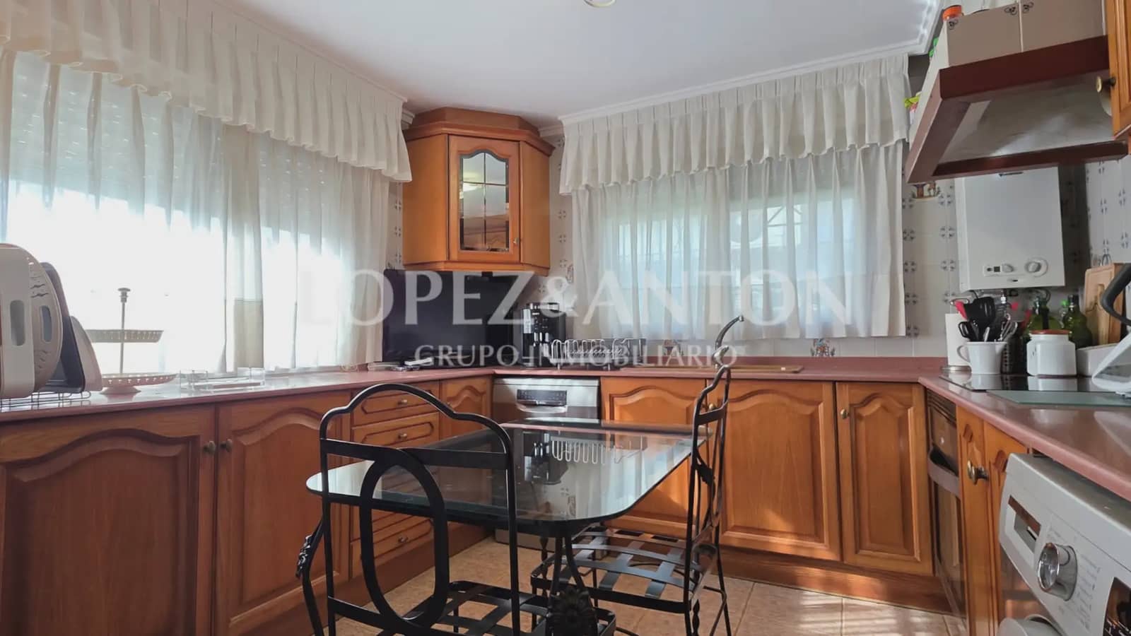 7 soverom Villa til salgs i L'Eliana med svømmebasseng garasje - € 585 000 (Ref: 9810843)