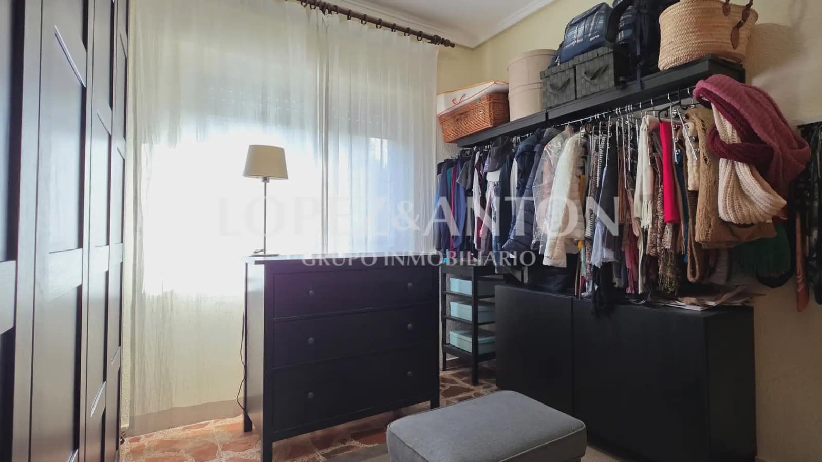 7 soverom Villa til salgs i L'Eliana med svømmebasseng garasje - € 585 000 (Ref: 9810843)