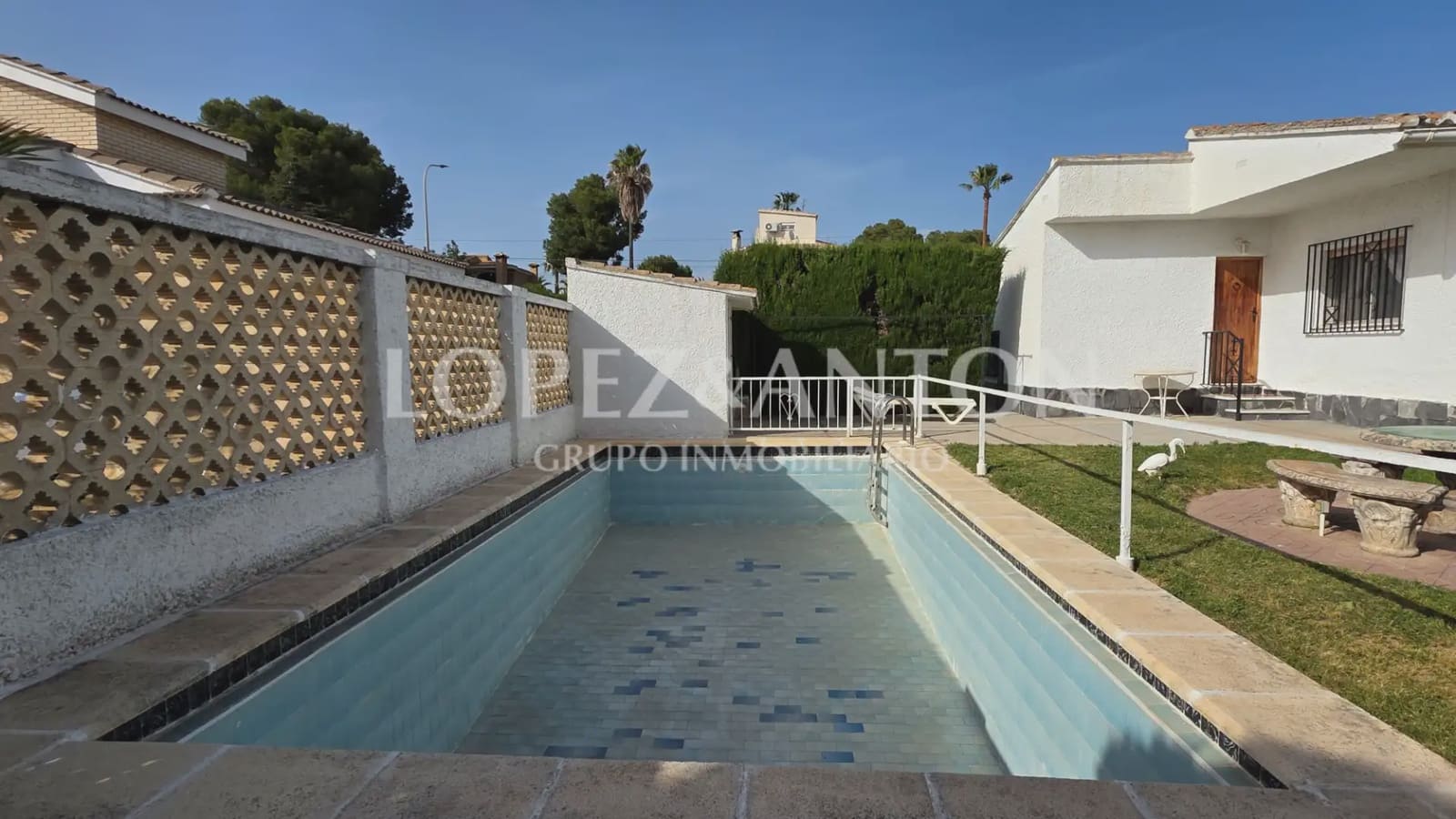 7 soverom Villa til salgs i L'Eliana med svømmebasseng garasje - € 585 000 (Ref: 9810843)