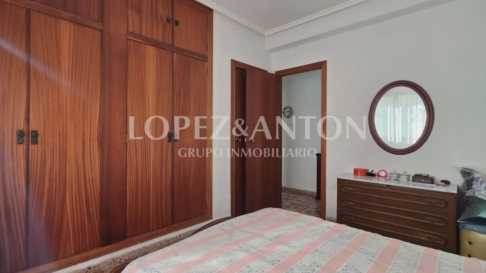 7 soverom Villa til salgs i L'Eliana med svømmebasseng garasje - € 585 000 (Ref: 9810843)