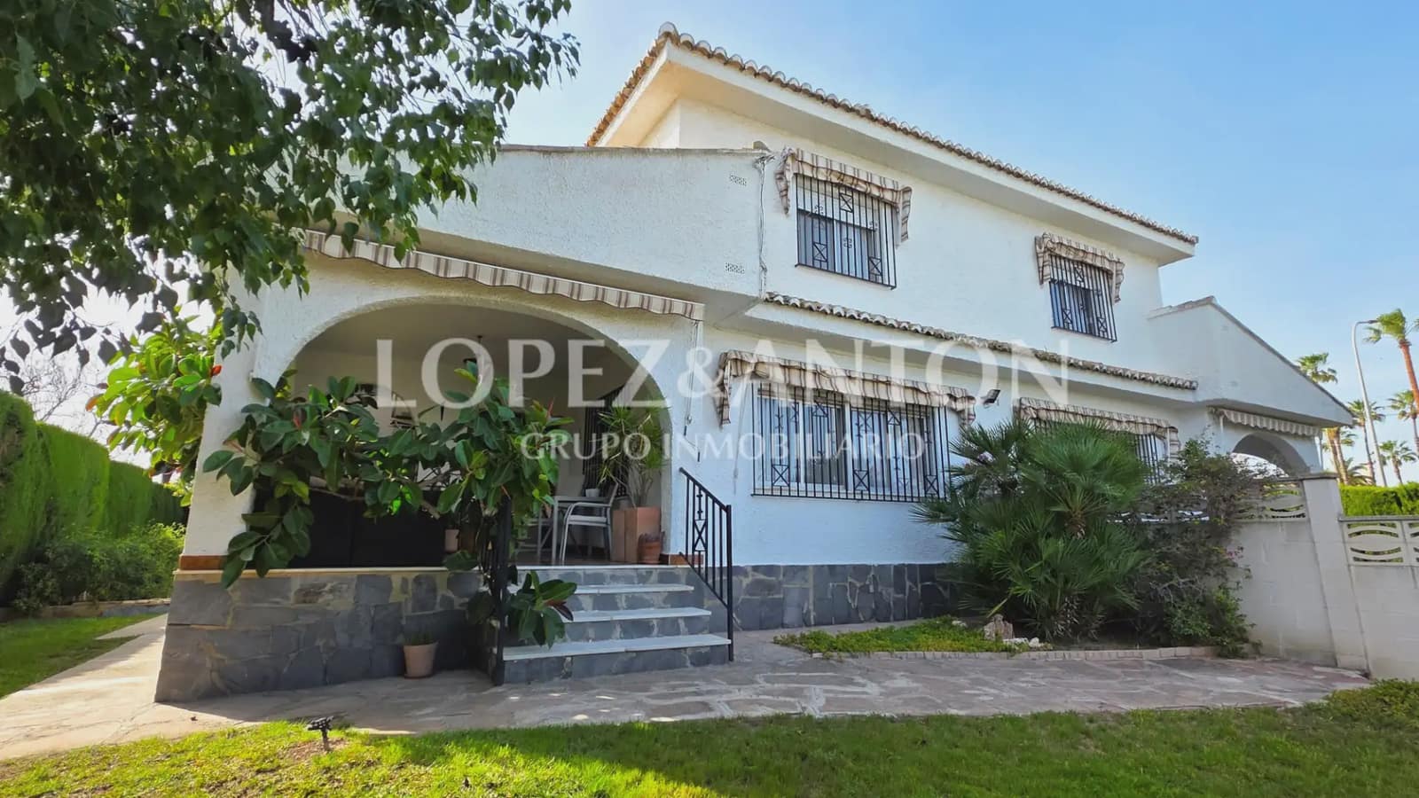 7 soverom Villa til salgs i L'Eliana med svømmebasseng garasje - € 585 000 (Ref: 9810843)