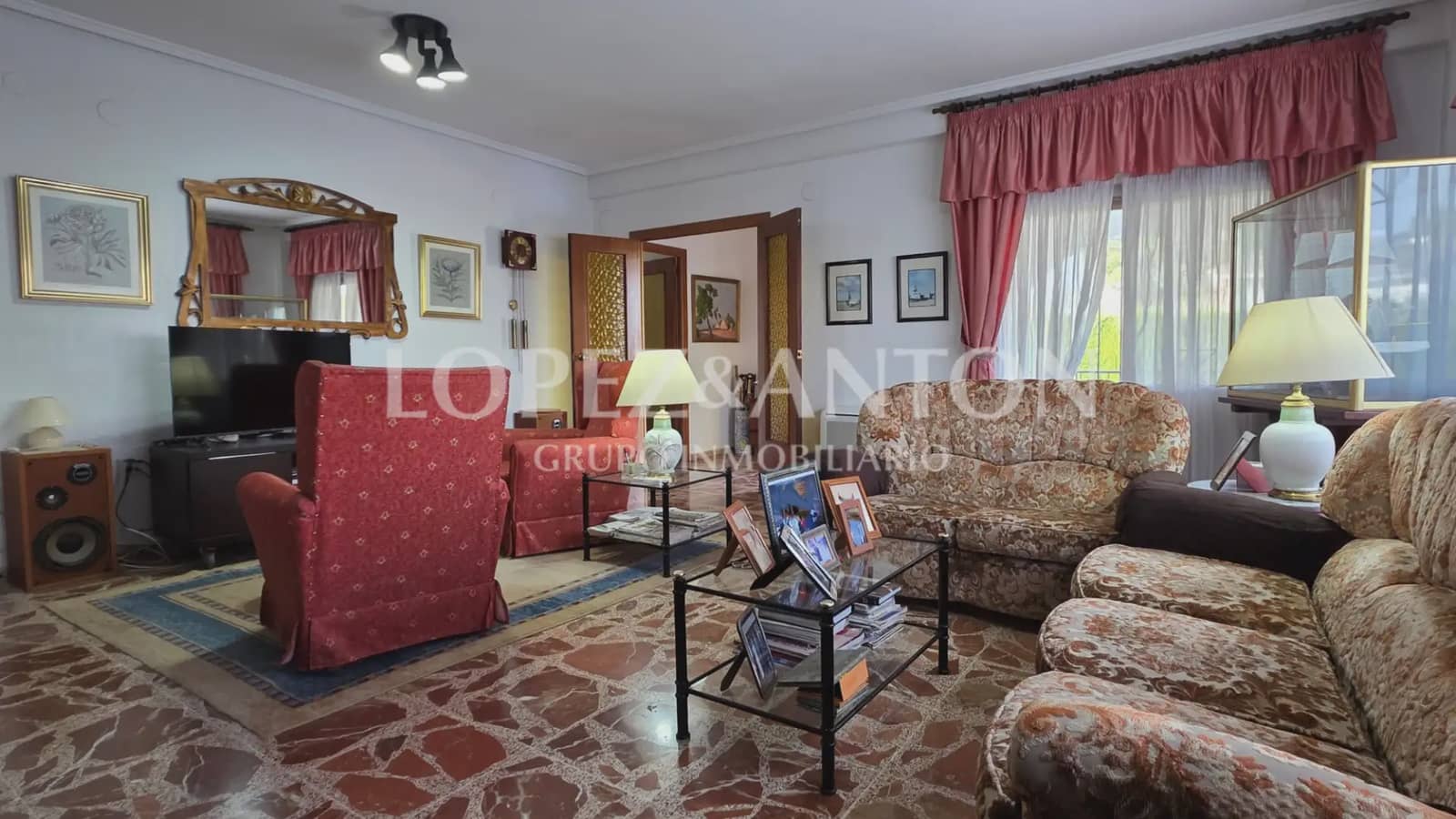 7 soverom Villa til salgs i L'Eliana med svømmebasseng garasje - € 585 000 (Ref: 9810843)