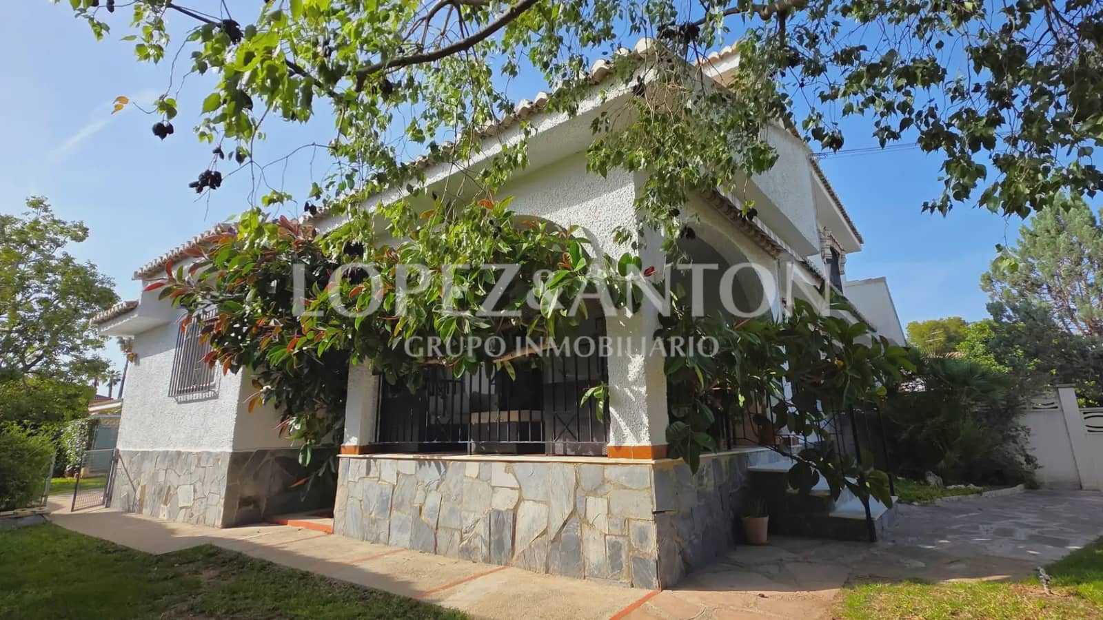 7 soverom Villa til salgs i L'Eliana med svømmebasseng garasje - € 585 000 (Ref: 9810843)