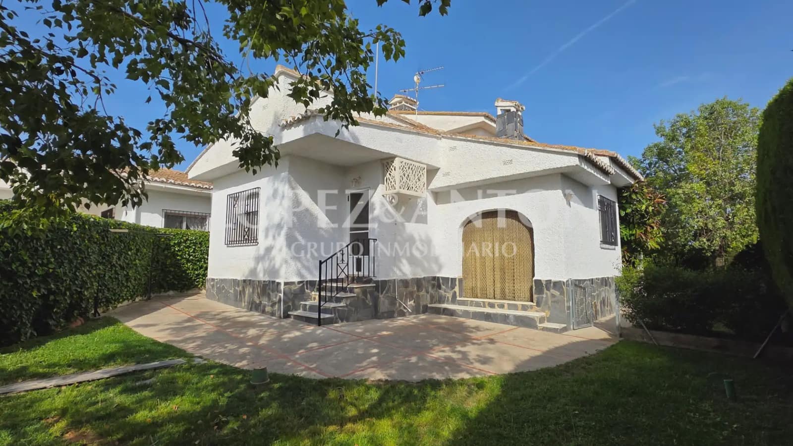 7 soverom Villa til salgs i L'Eliana med svømmebasseng garasje - € 585 000 (Ref: 9810843)