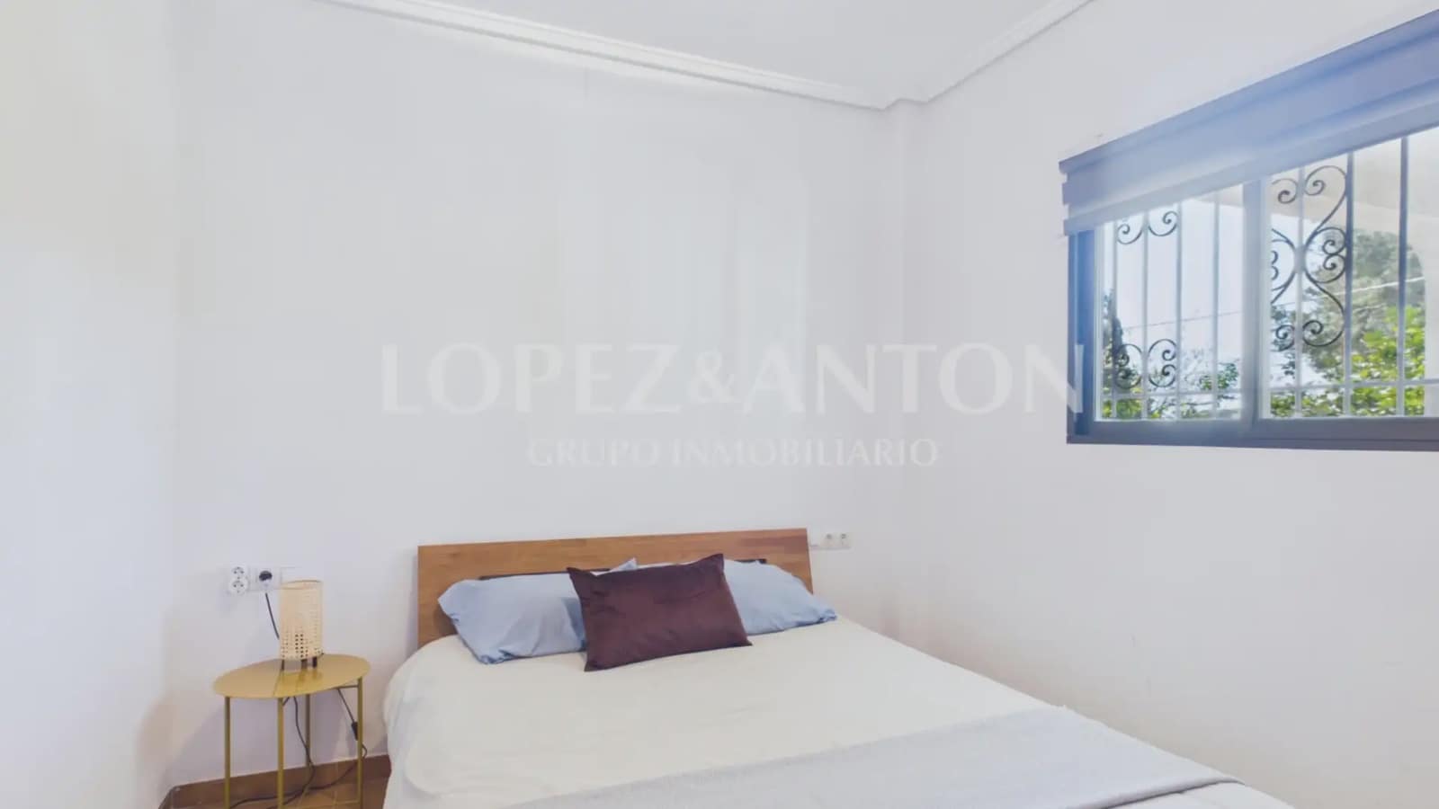 6 bedroom Villa for sale in Paterna with pool garage - € 890,000 (Ref: 9835000)